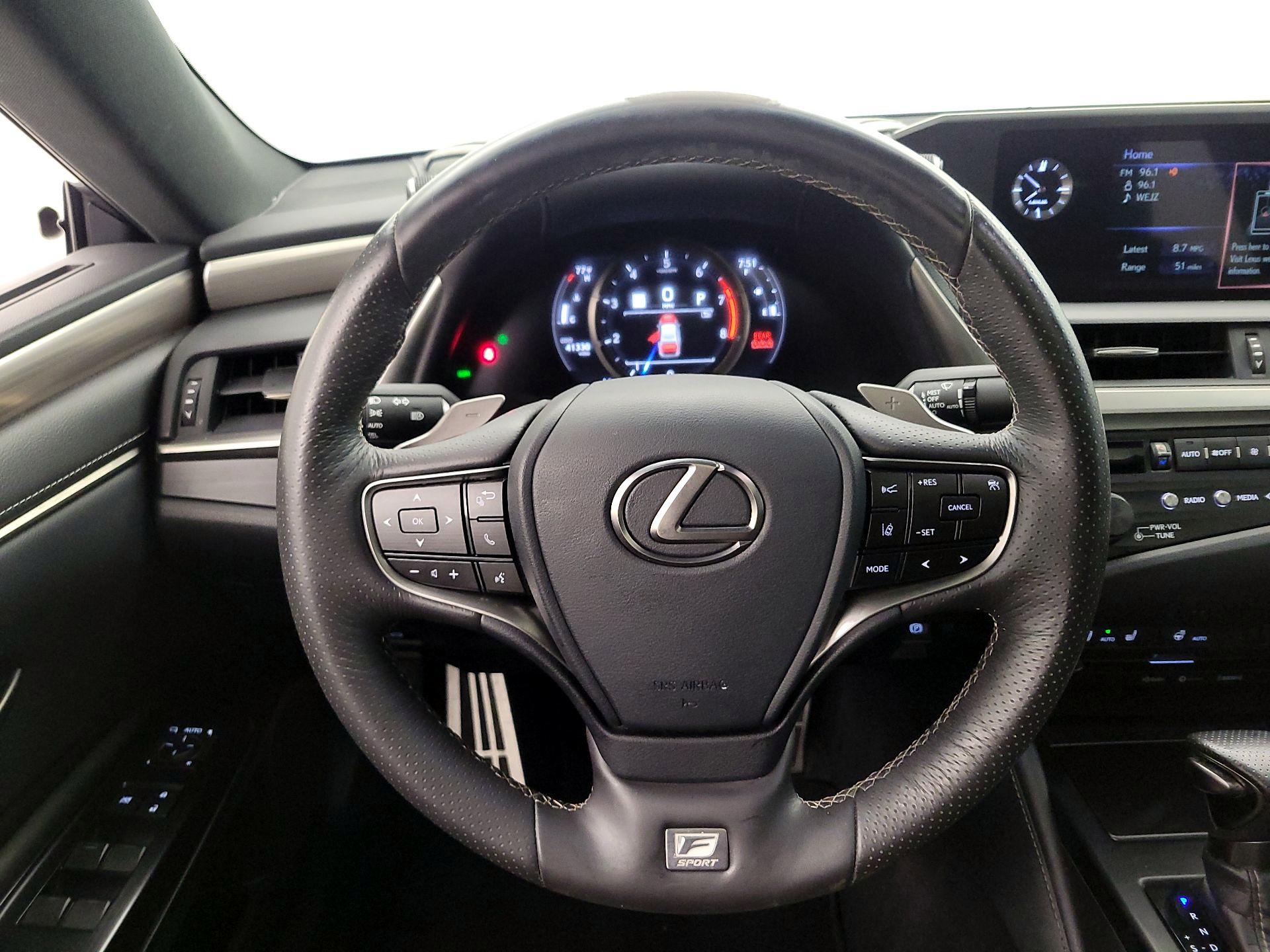 Thumbnail: 2020 Lexus ES - 10