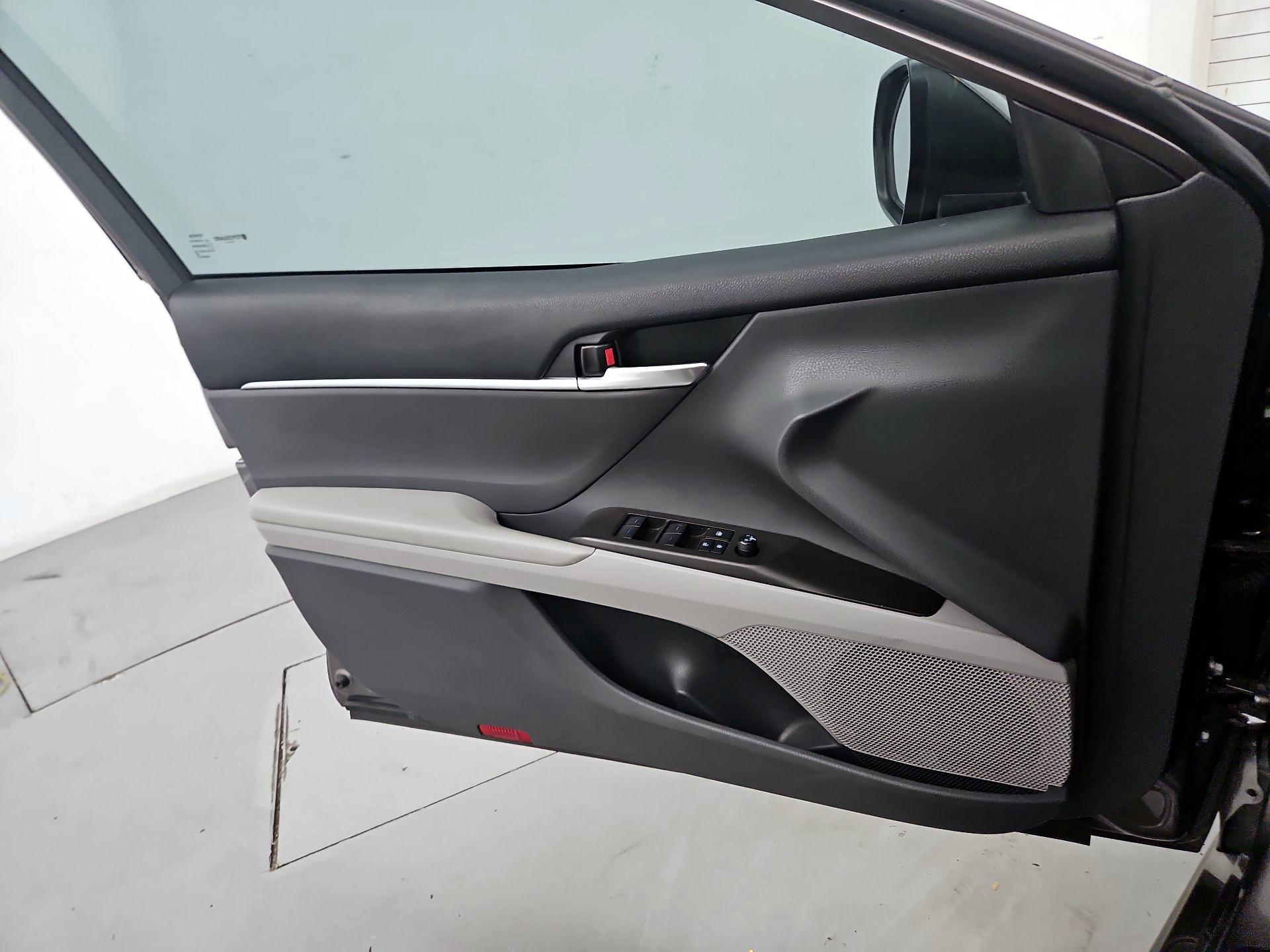 Thumbnail: 2023 Toyota Camry - 12