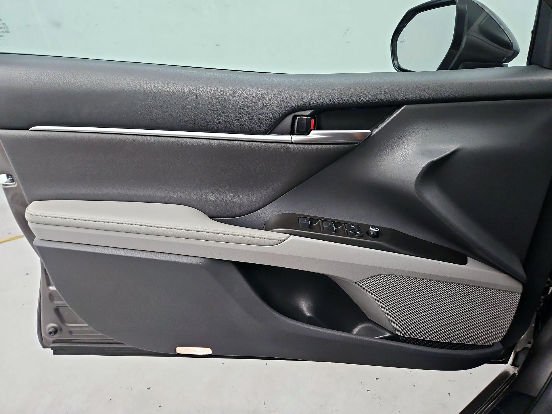 Thumbnail: 2023 Toyota Camry - 12