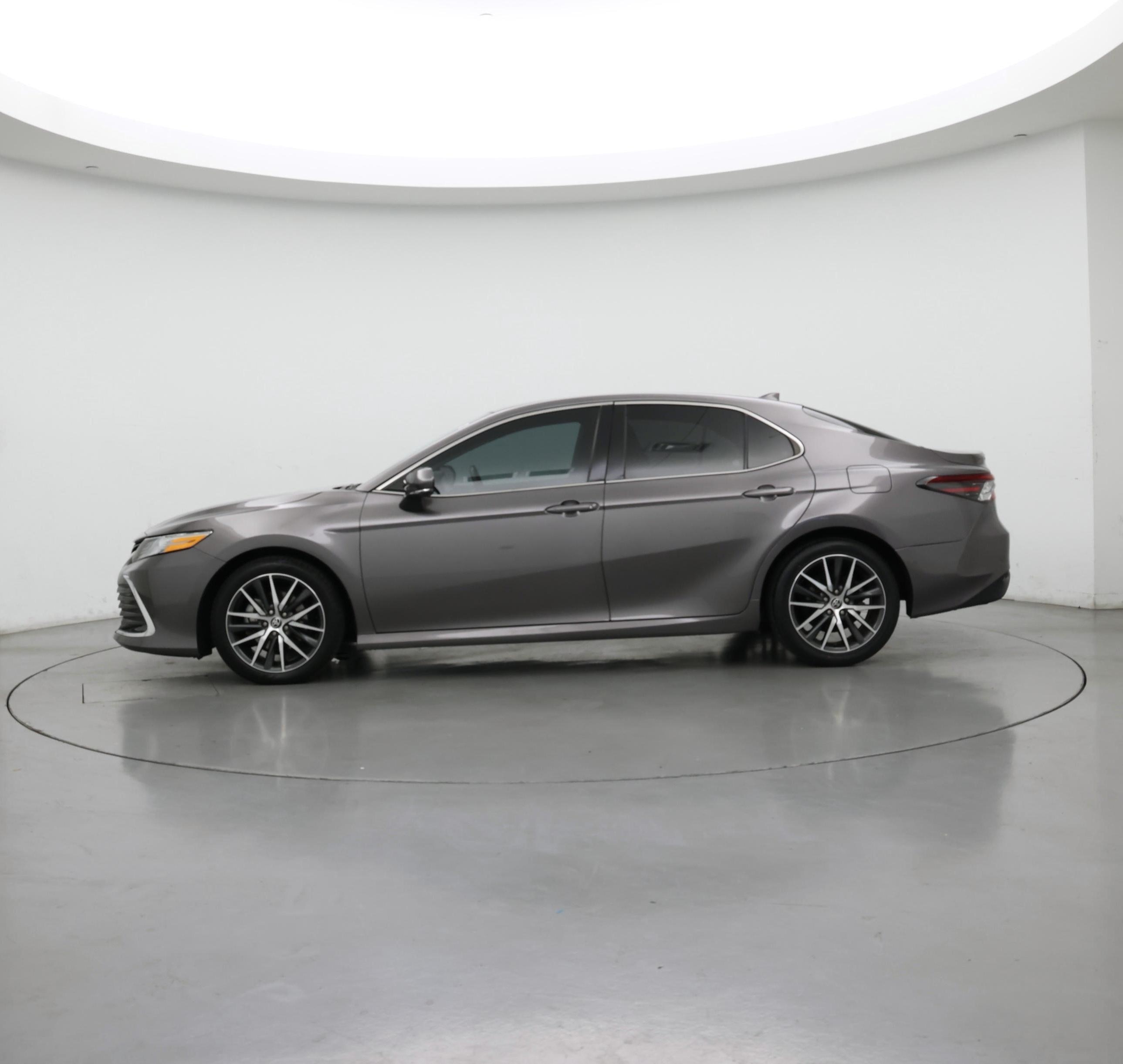 Thumbnail: 2023 Toyota Camry - 3