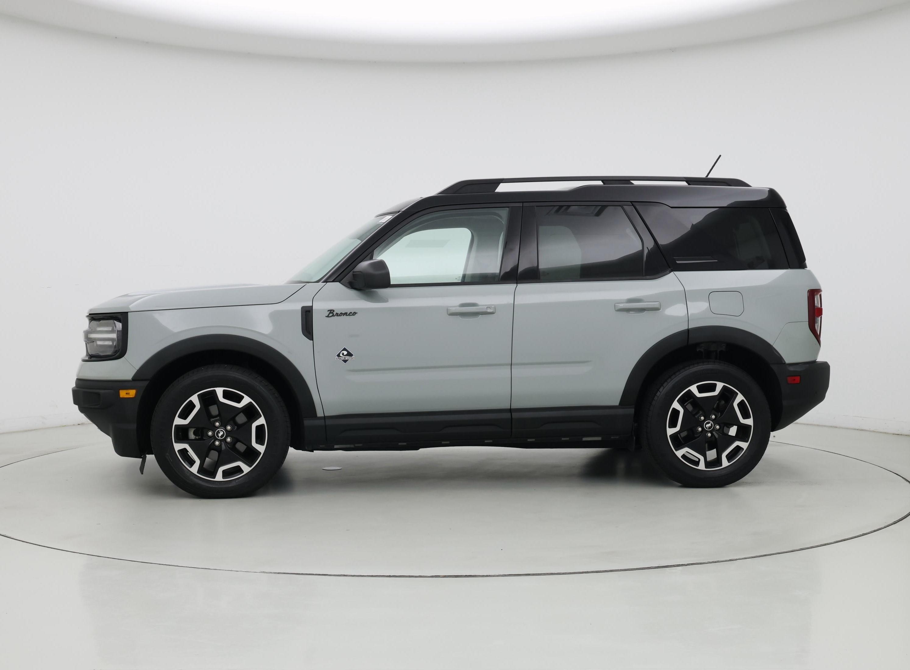 Thumbnail: 2021 Ford Bronco Sport - 3