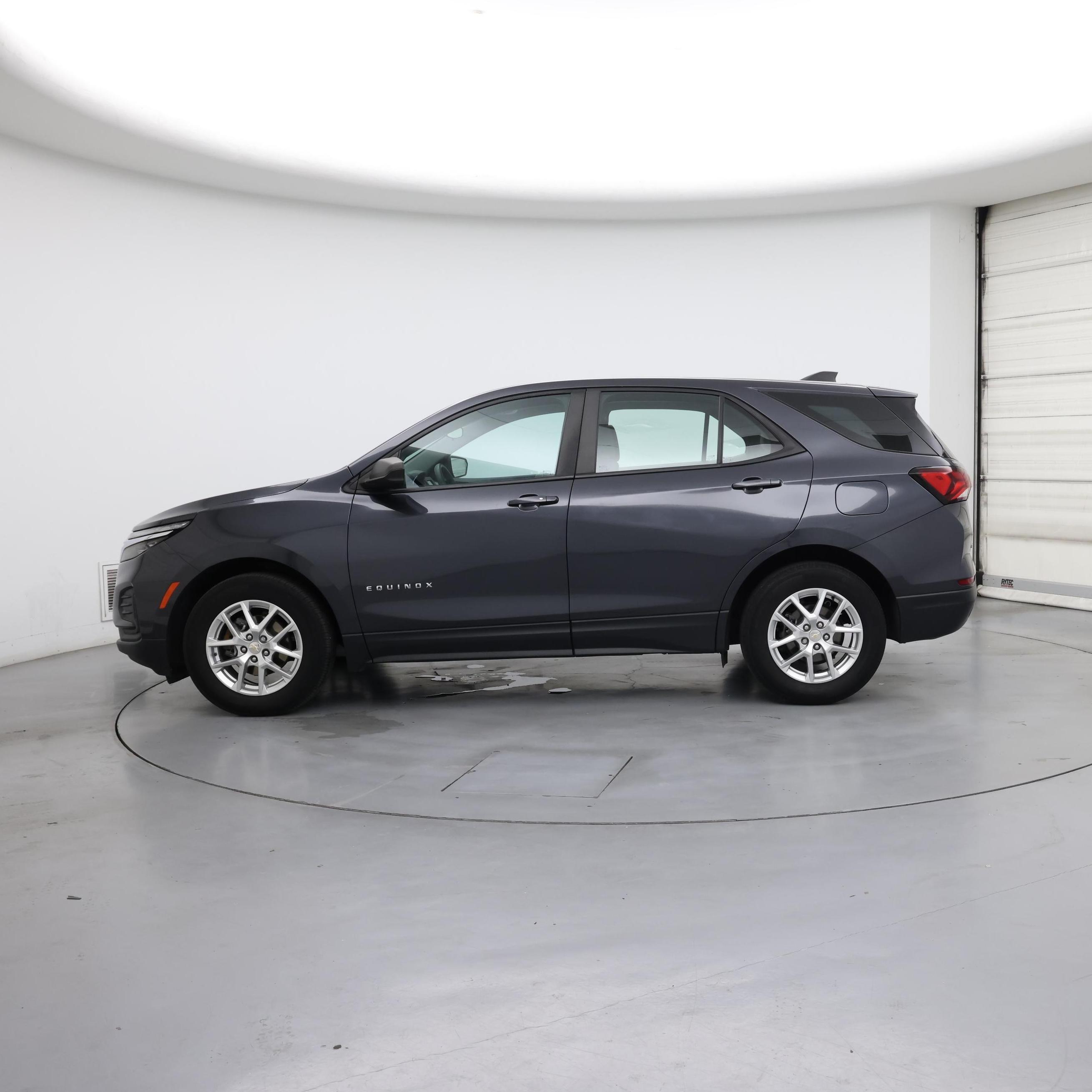 Thumbnail: 2022 Chevrolet Equinox - 3