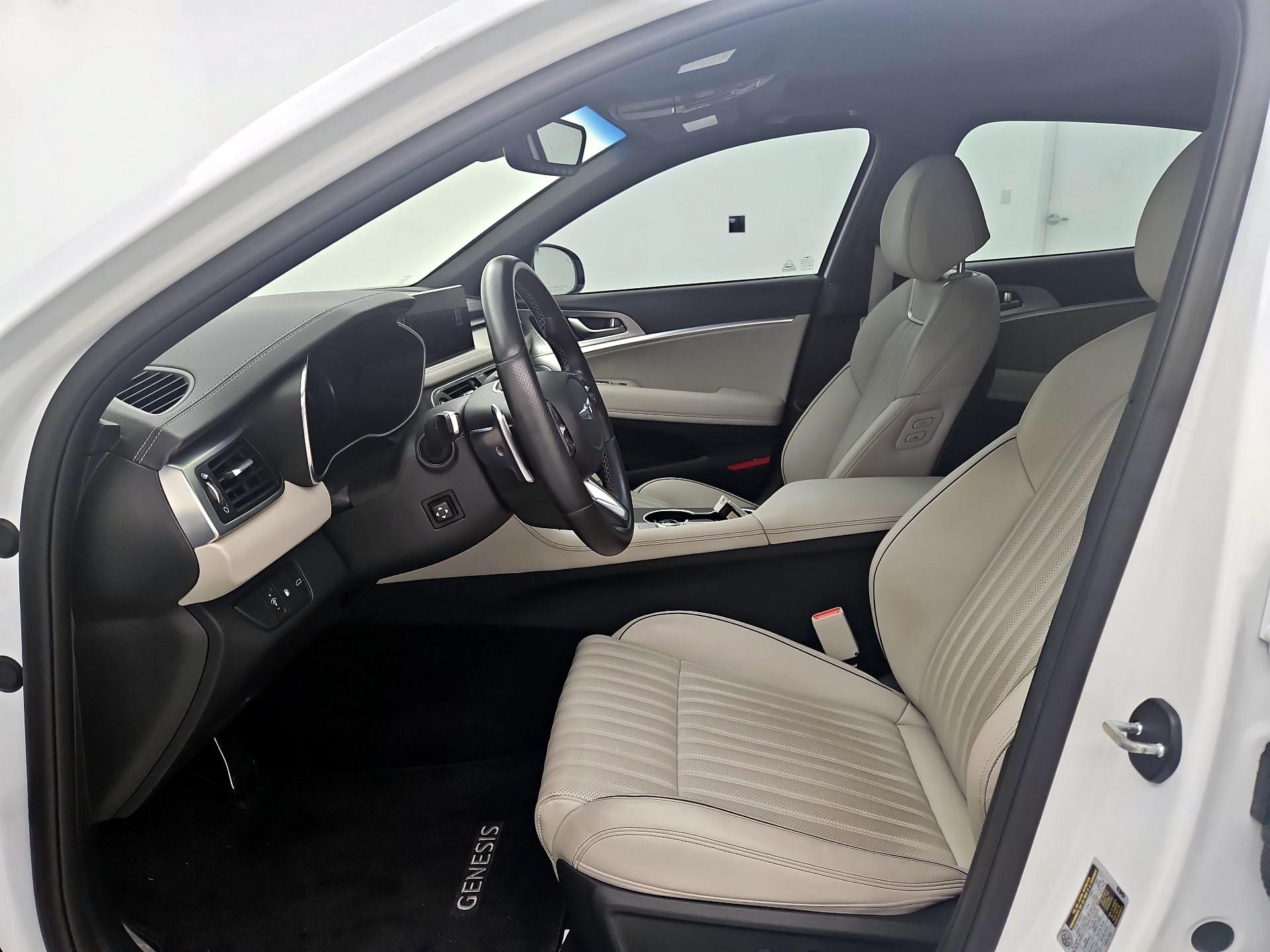 Thumbnail: 2023 Genesis G70 - 11