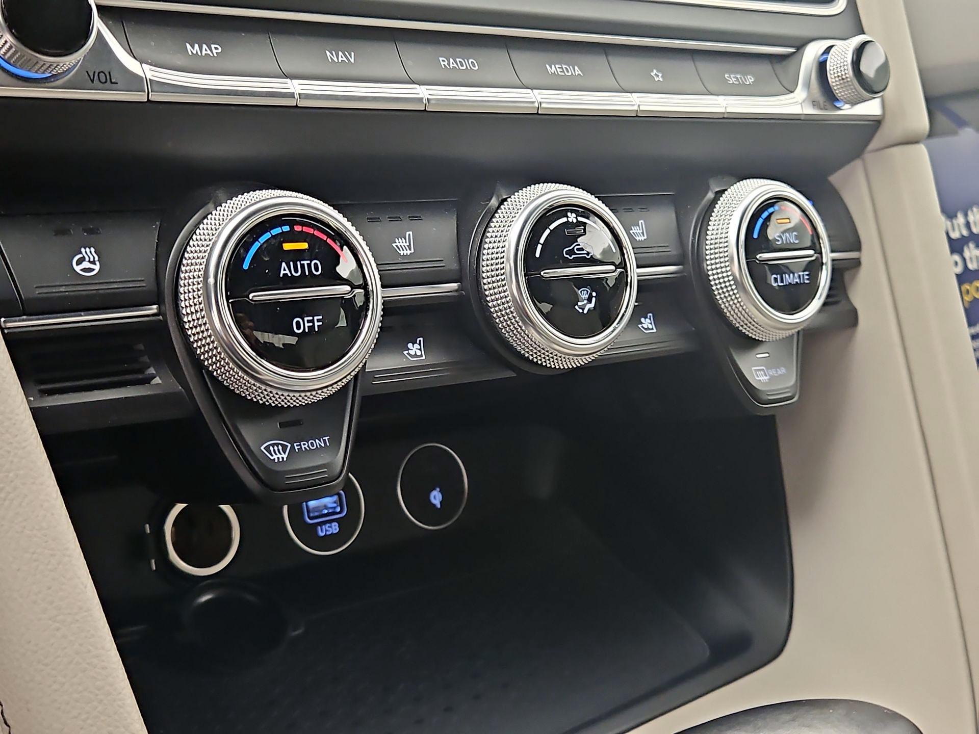 Thumbnail: 2023 Genesis G70 - 17