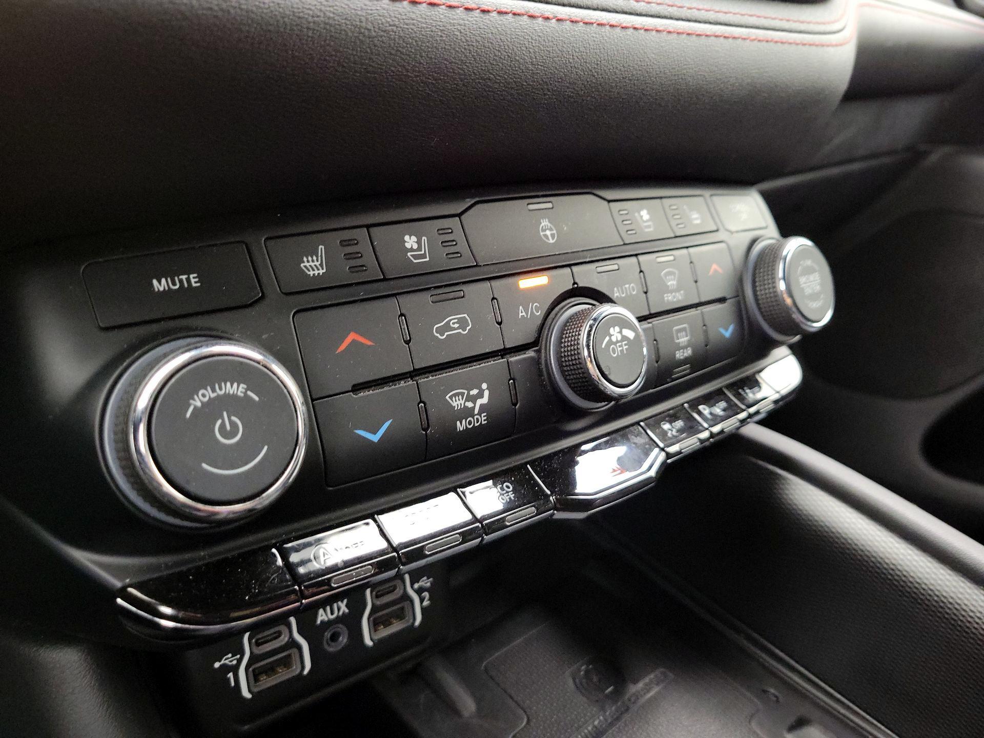 Thumbnail: 2023 Dodge Durango - 17