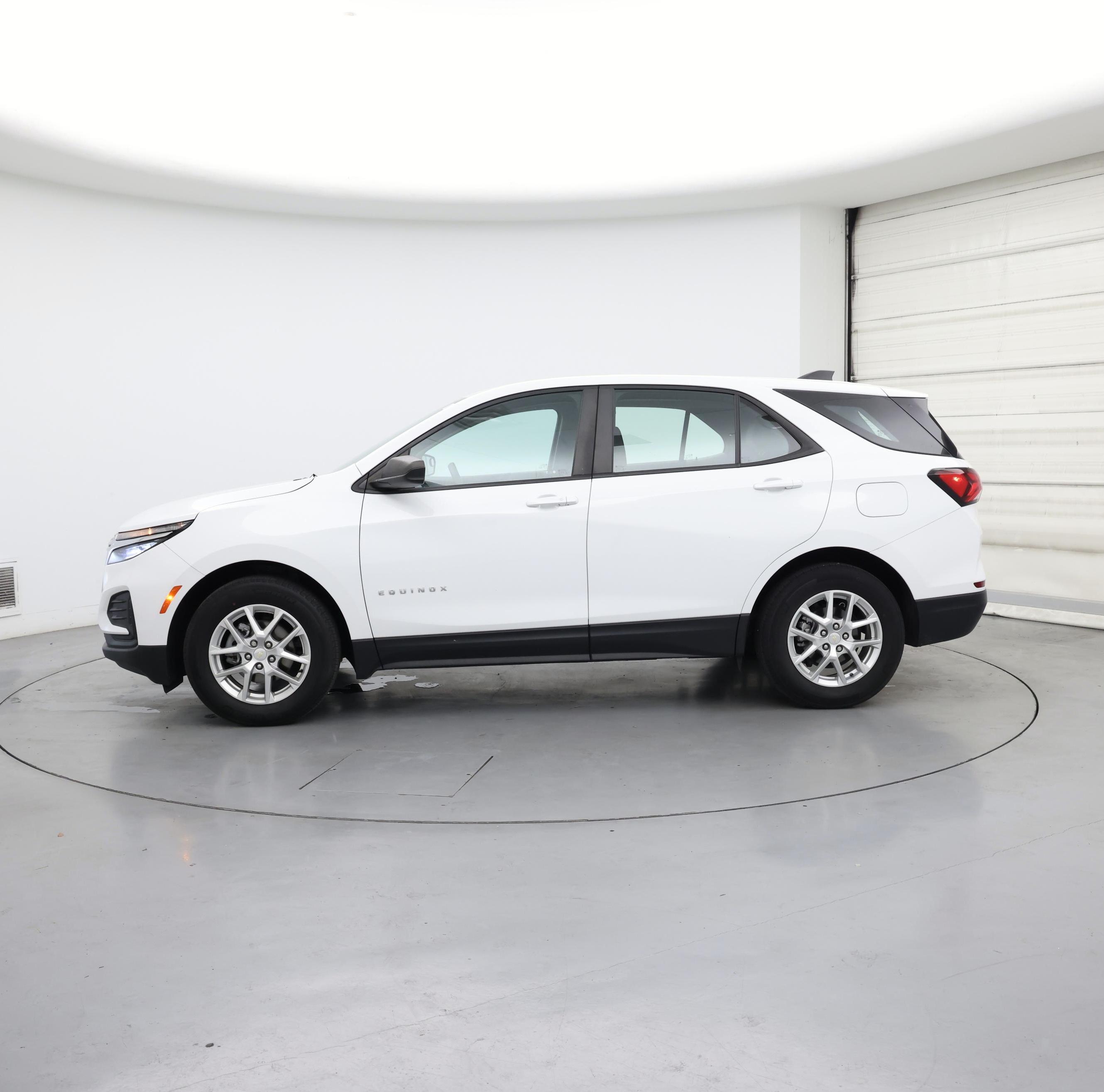 Thumbnail: 2022 Chevrolet Equinox - 3