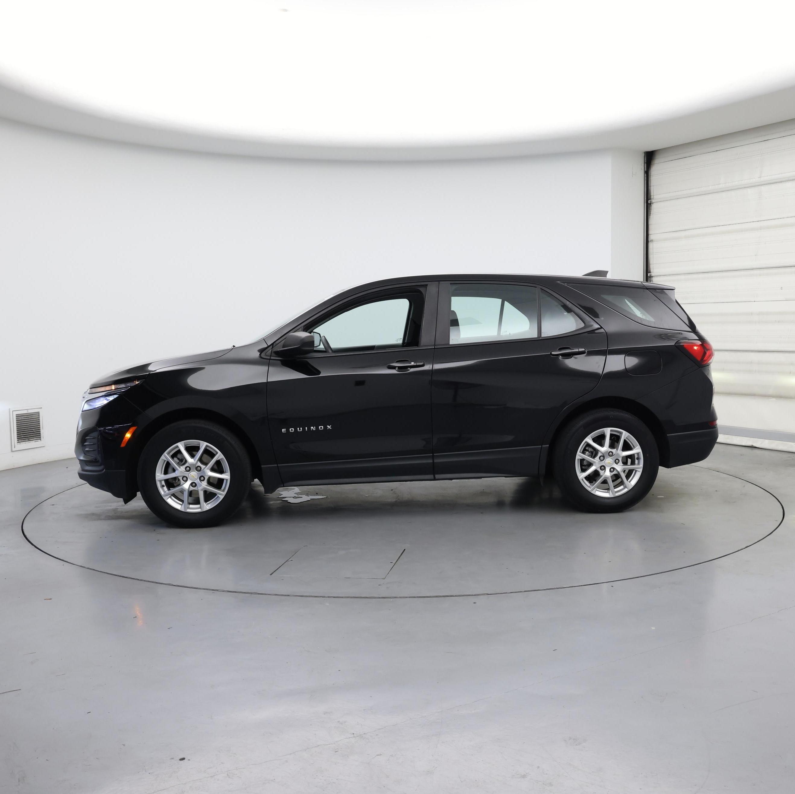 Thumbnail: 2022 Chevrolet Equinox - 3