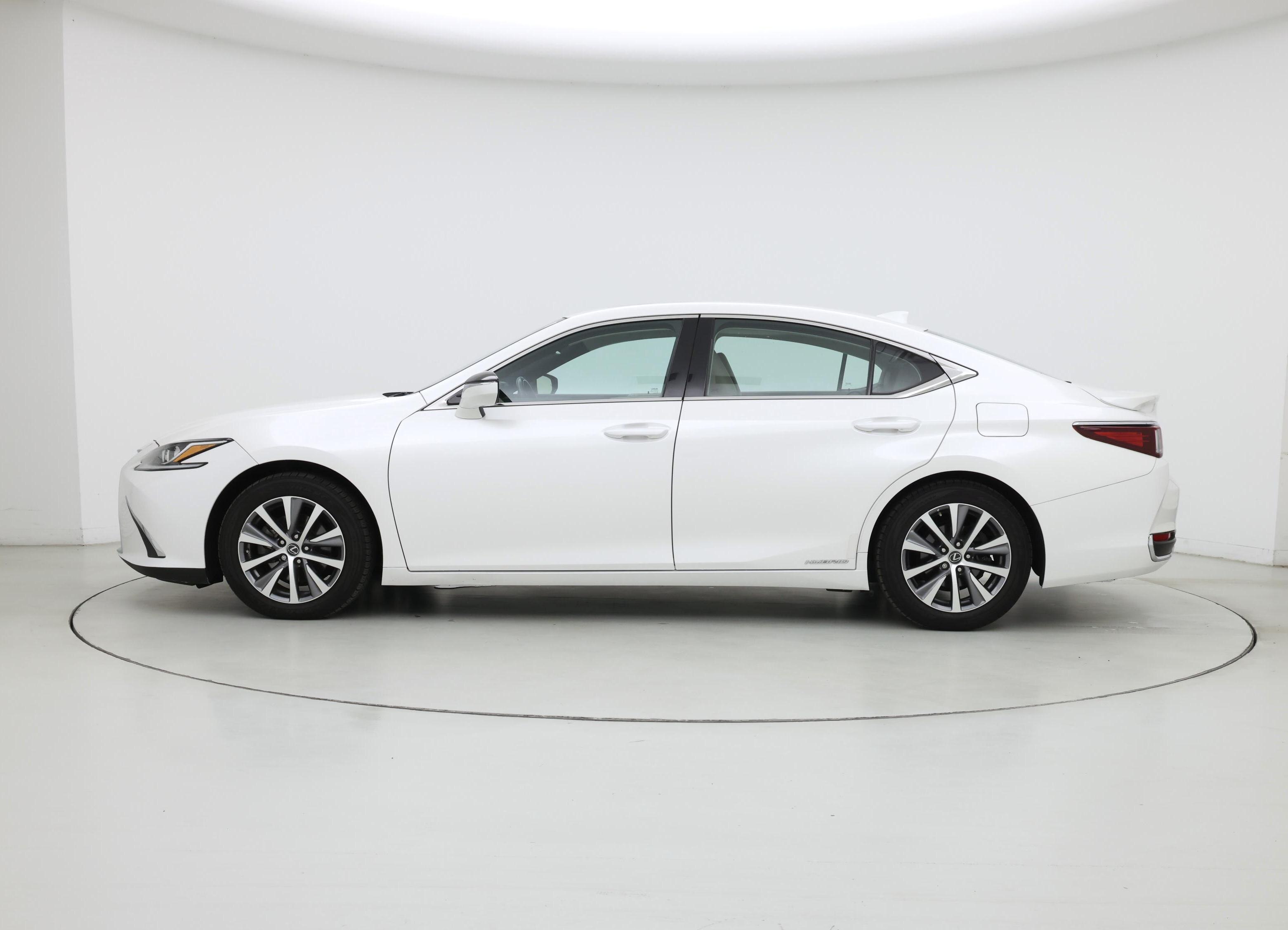 Thumbnail: 2020 Lexus ES - 3