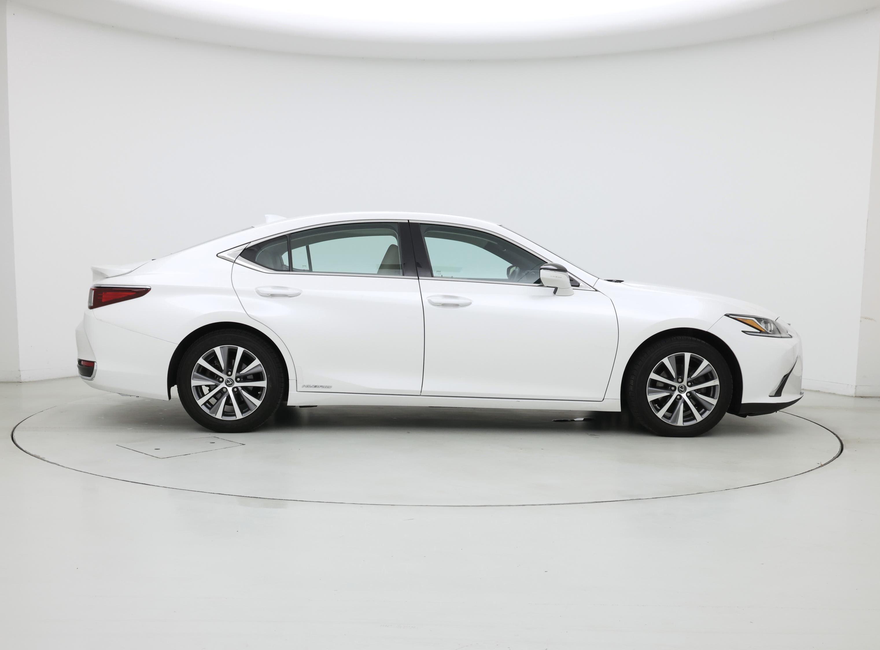 Thumbnail: 2020 Lexus ES - 7