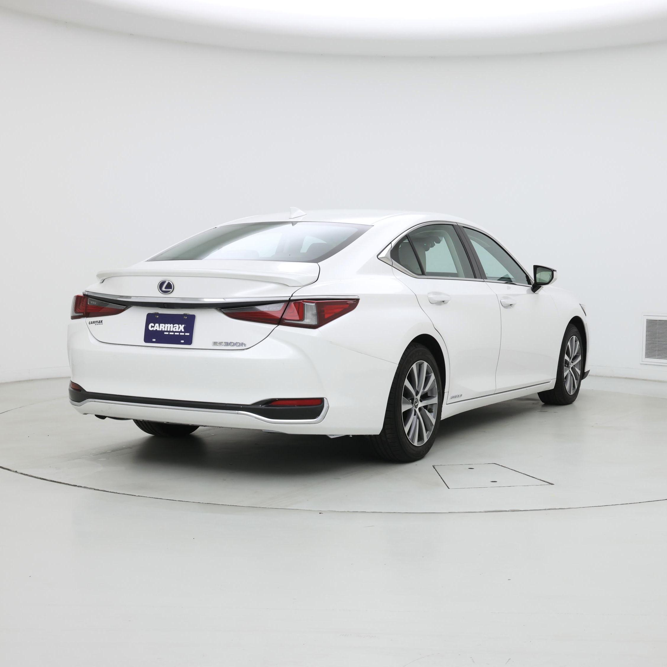 Thumbnail: 2020 Lexus ES - 8