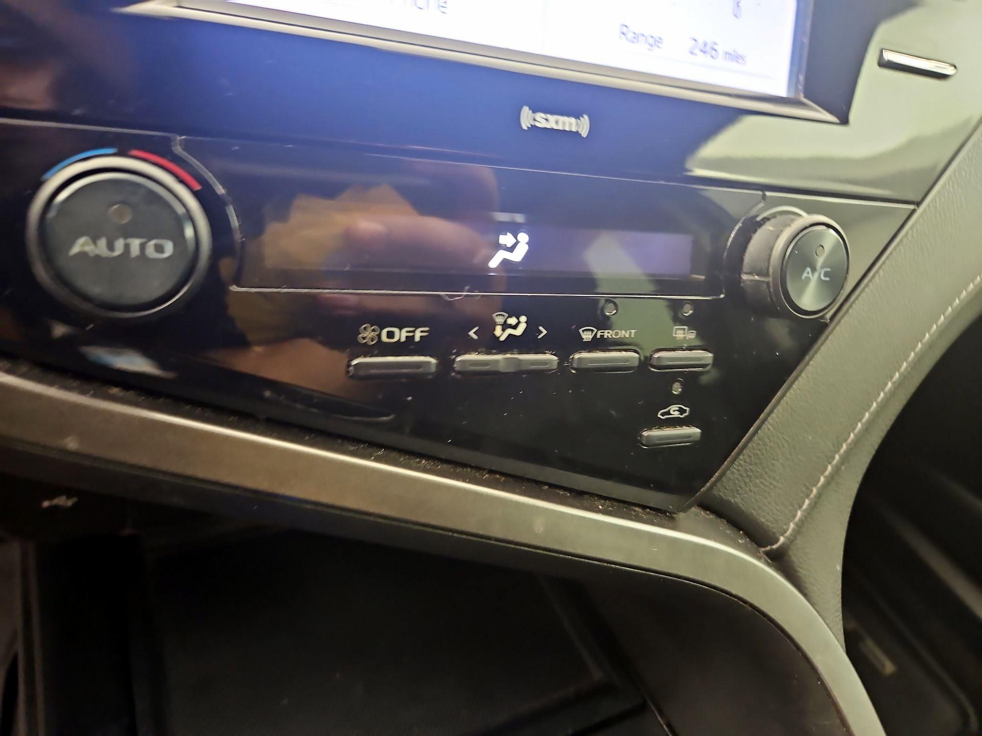 Thumbnail: 2020 Toyota Camry - 16