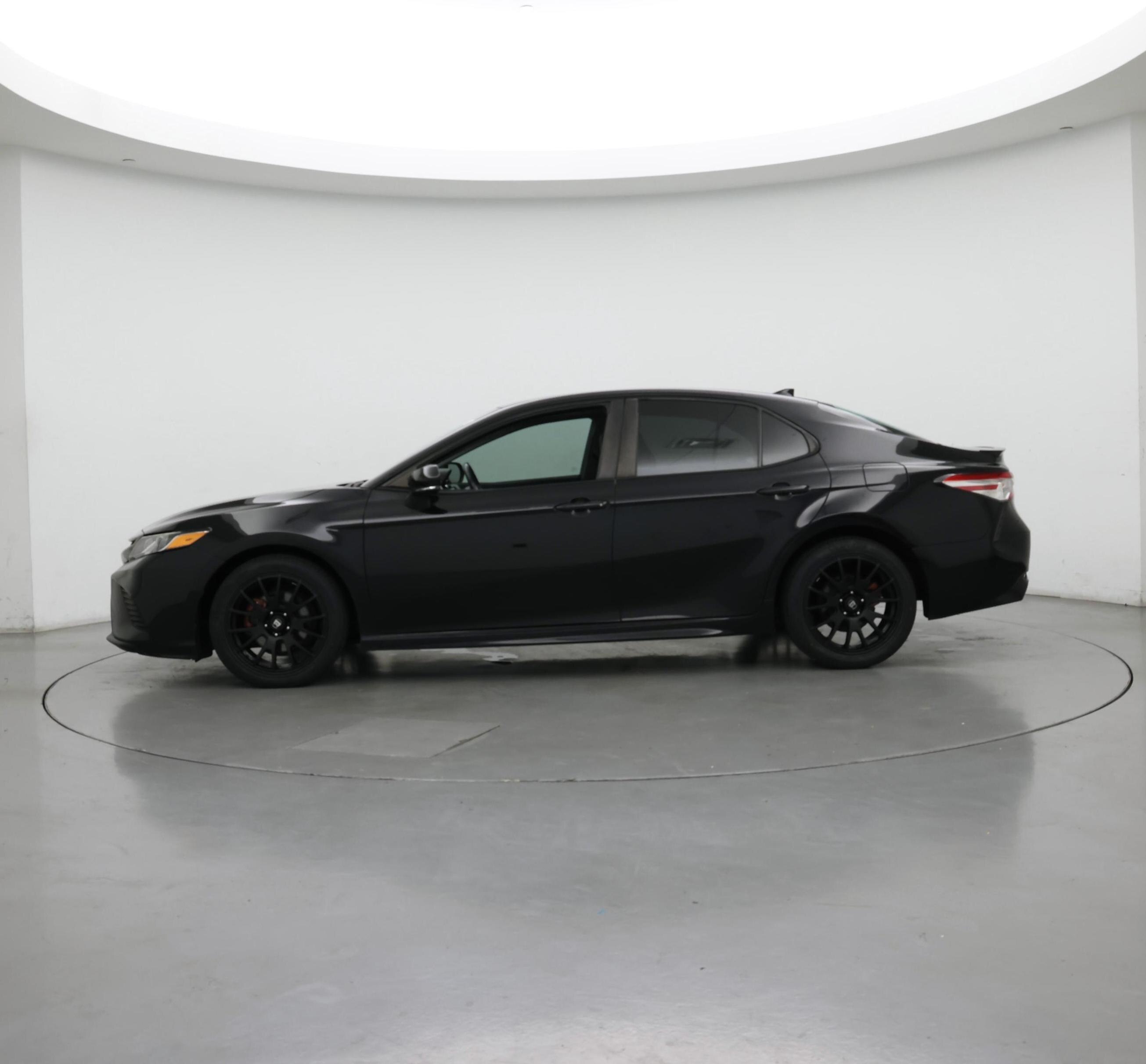 Thumbnail: 2020 Toyota Camry - 3