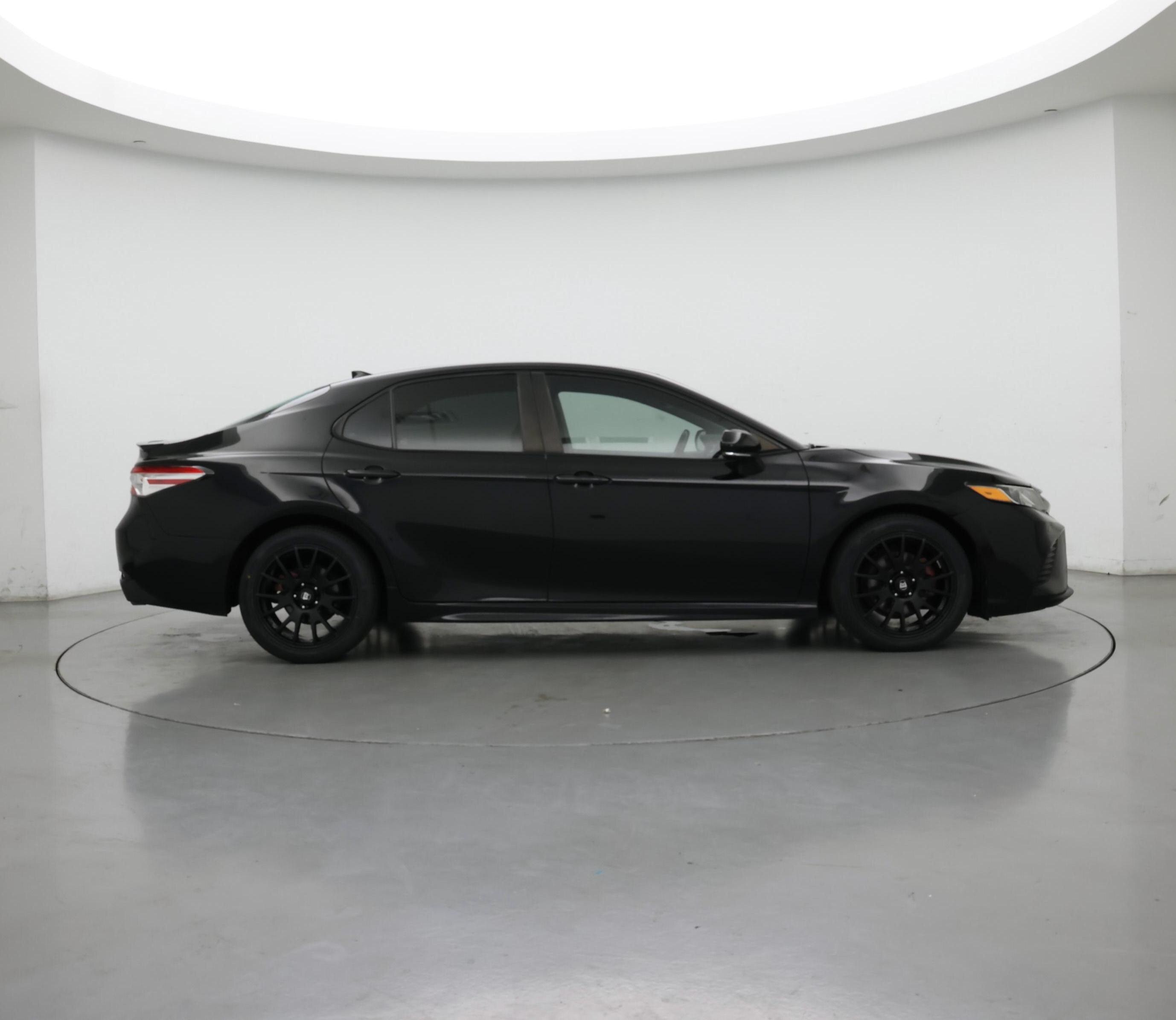 Thumbnail: 2020 Toyota Camry - 7