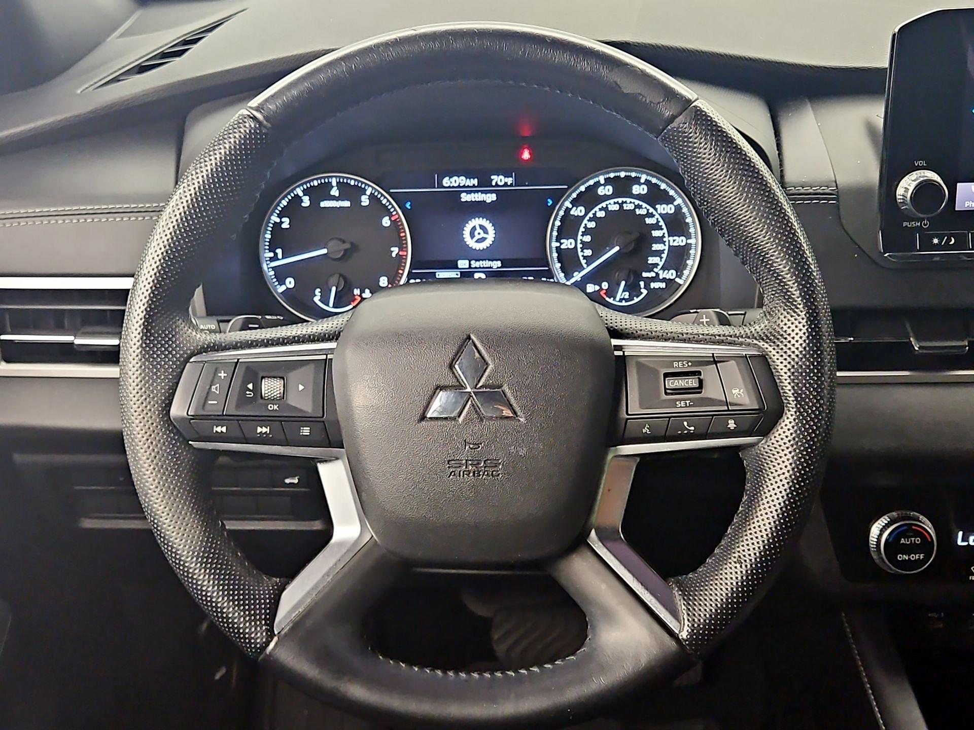 Thumbnail: 2022 Mitsubishi Outlander - 10