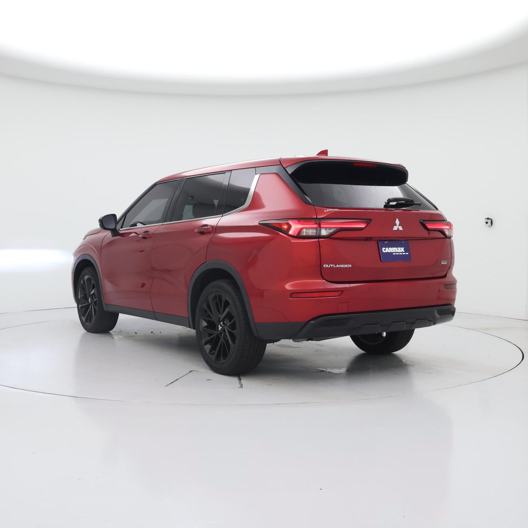 Thumbnail: 2022 Mitsubishi Outlander - 2