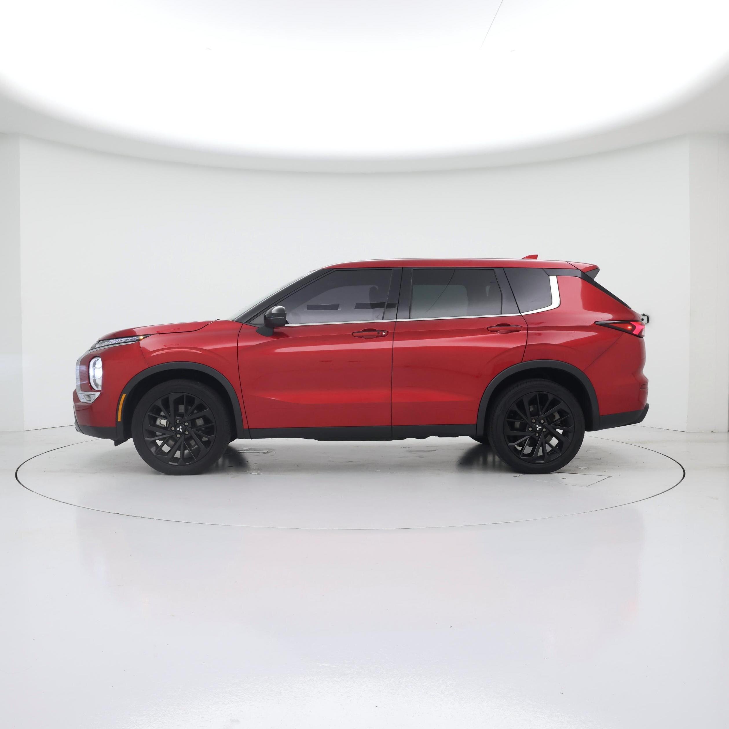 Thumbnail: 2022 Mitsubishi Outlander - 3