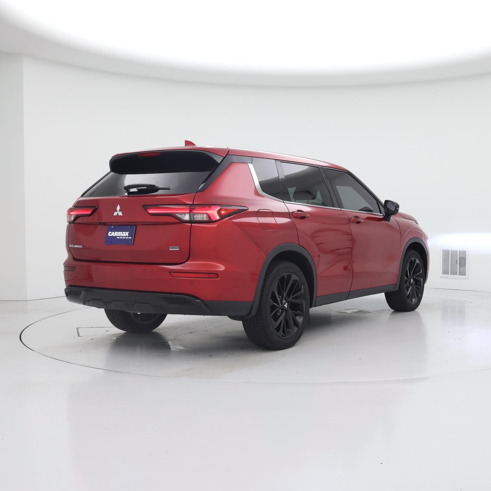 Thumbnail: 2022 Mitsubishi Outlander - 8