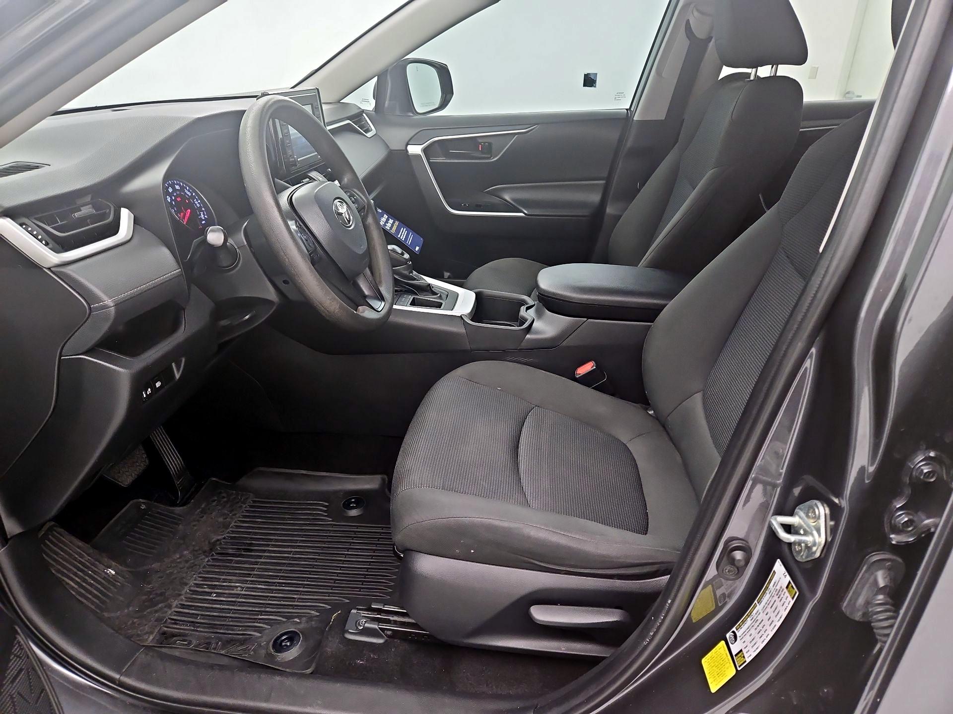 Thumbnail: 2022 Toyota RAV4 - 11