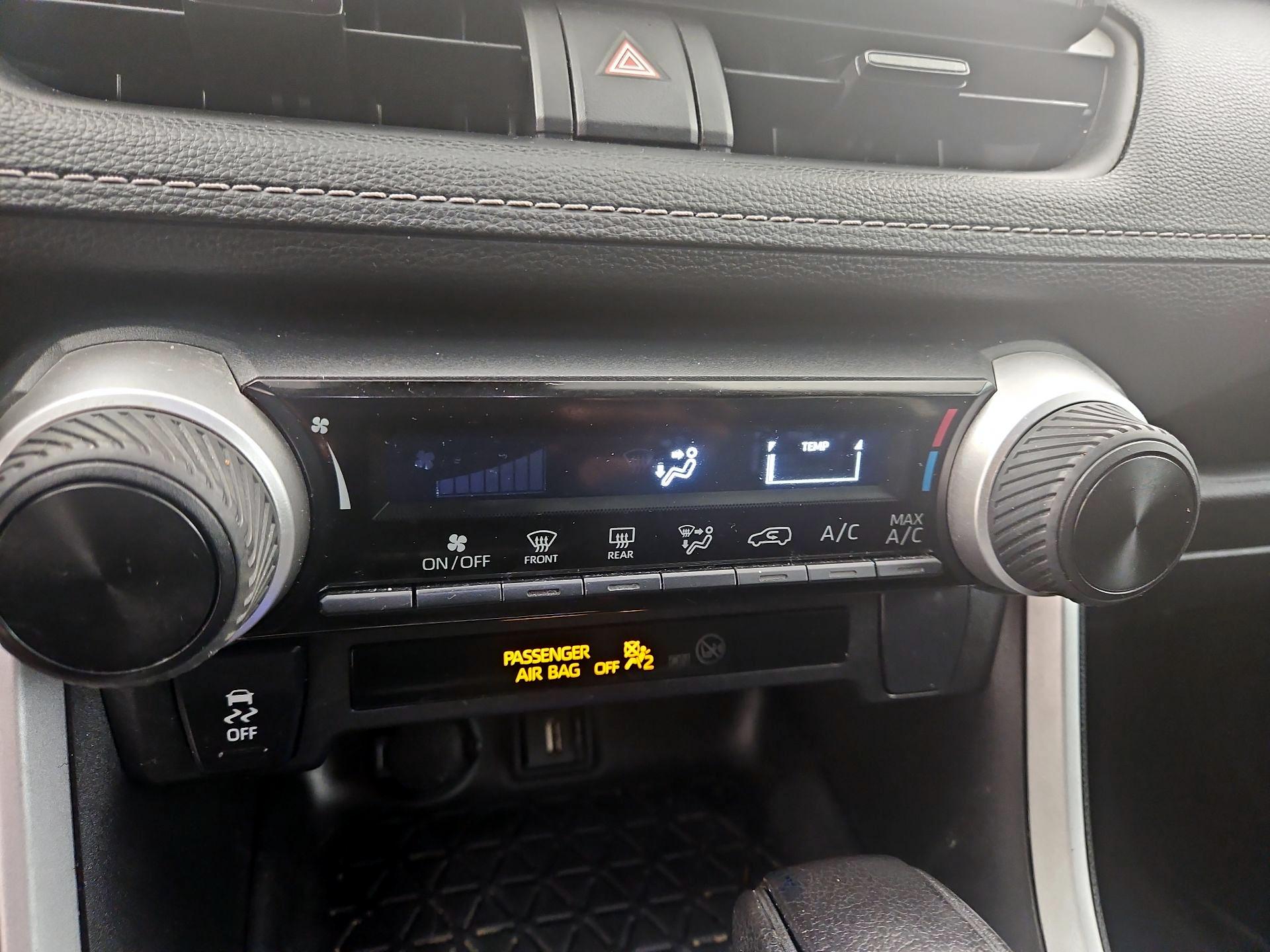 Thumbnail: 2022 Toyota RAV4 - 16