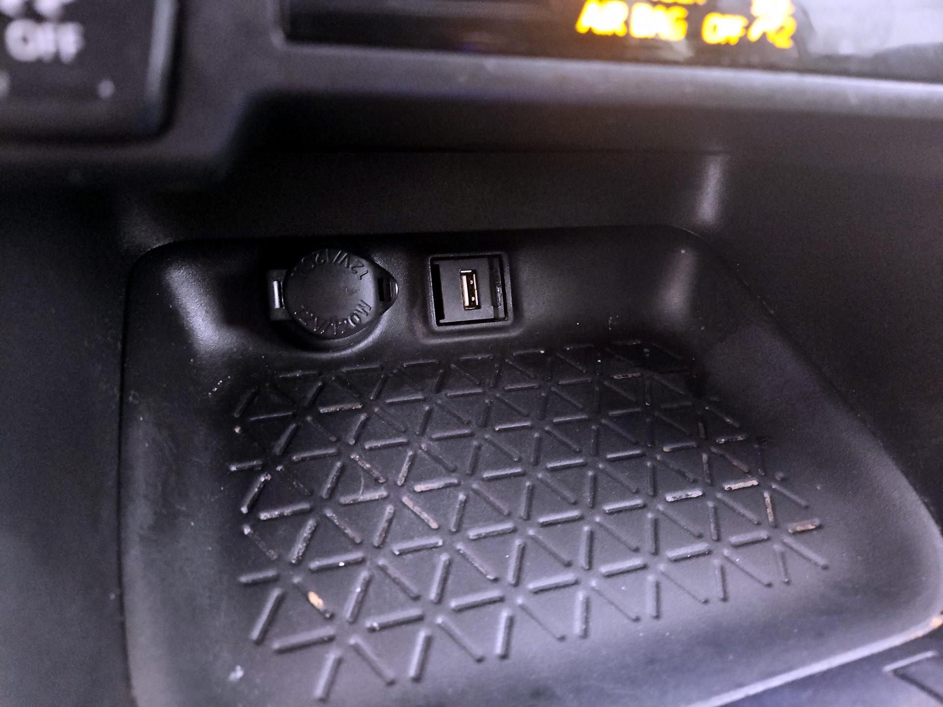 Thumbnail: 2022 Toyota RAV4 - 18