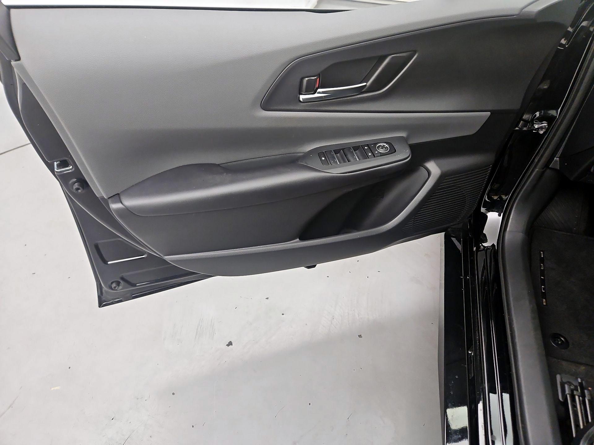 Thumbnail: 2023 Toyota Prius - 12