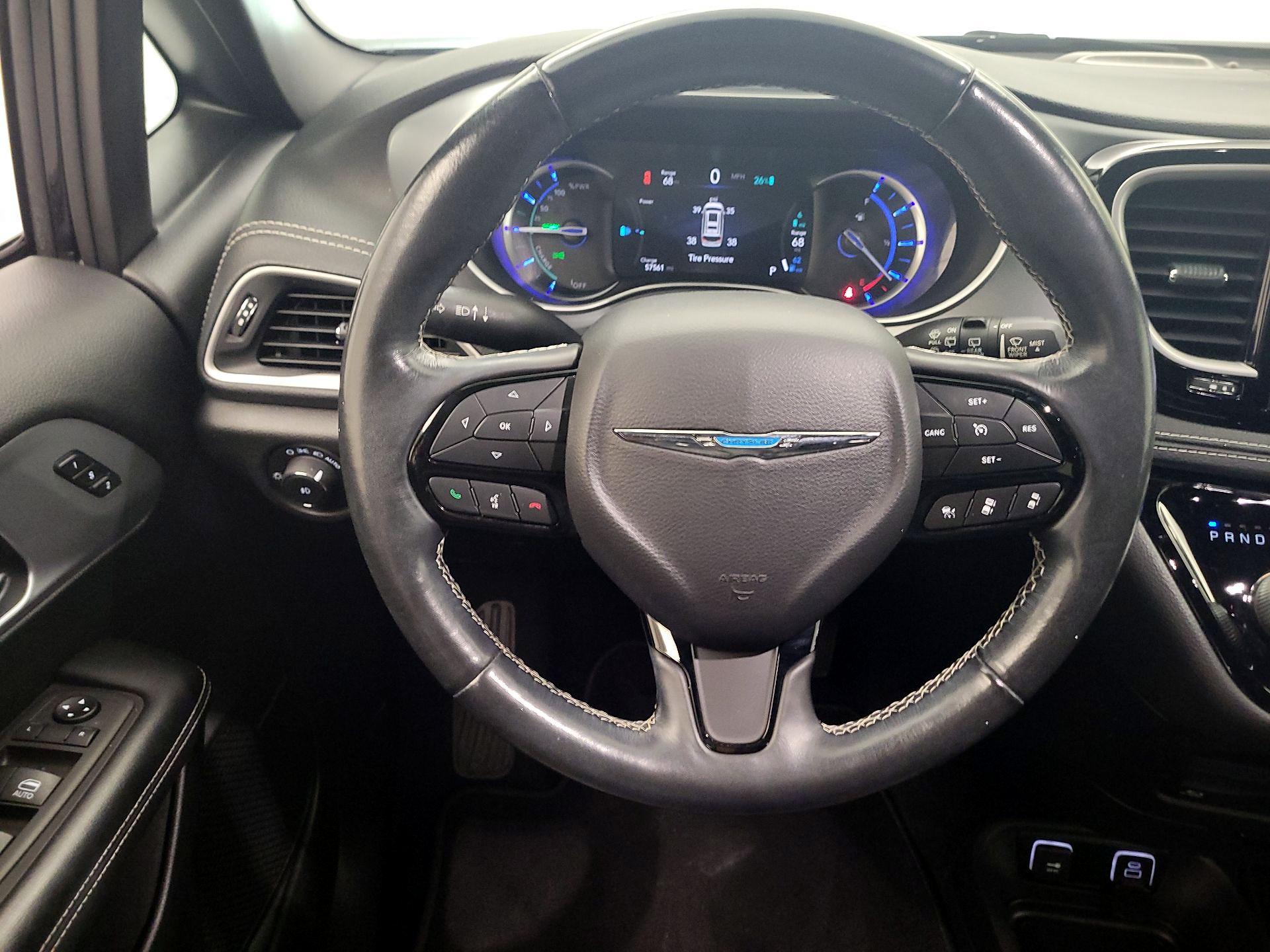 Thumbnail: 2021 Chrysler Pacifica - 10