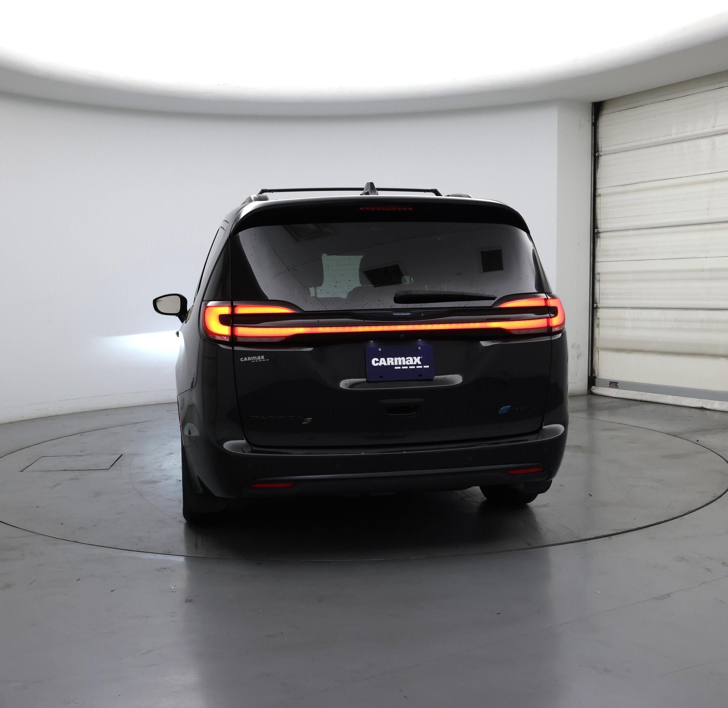 Thumbnail: 2021 Chrysler Pacifica - 6
