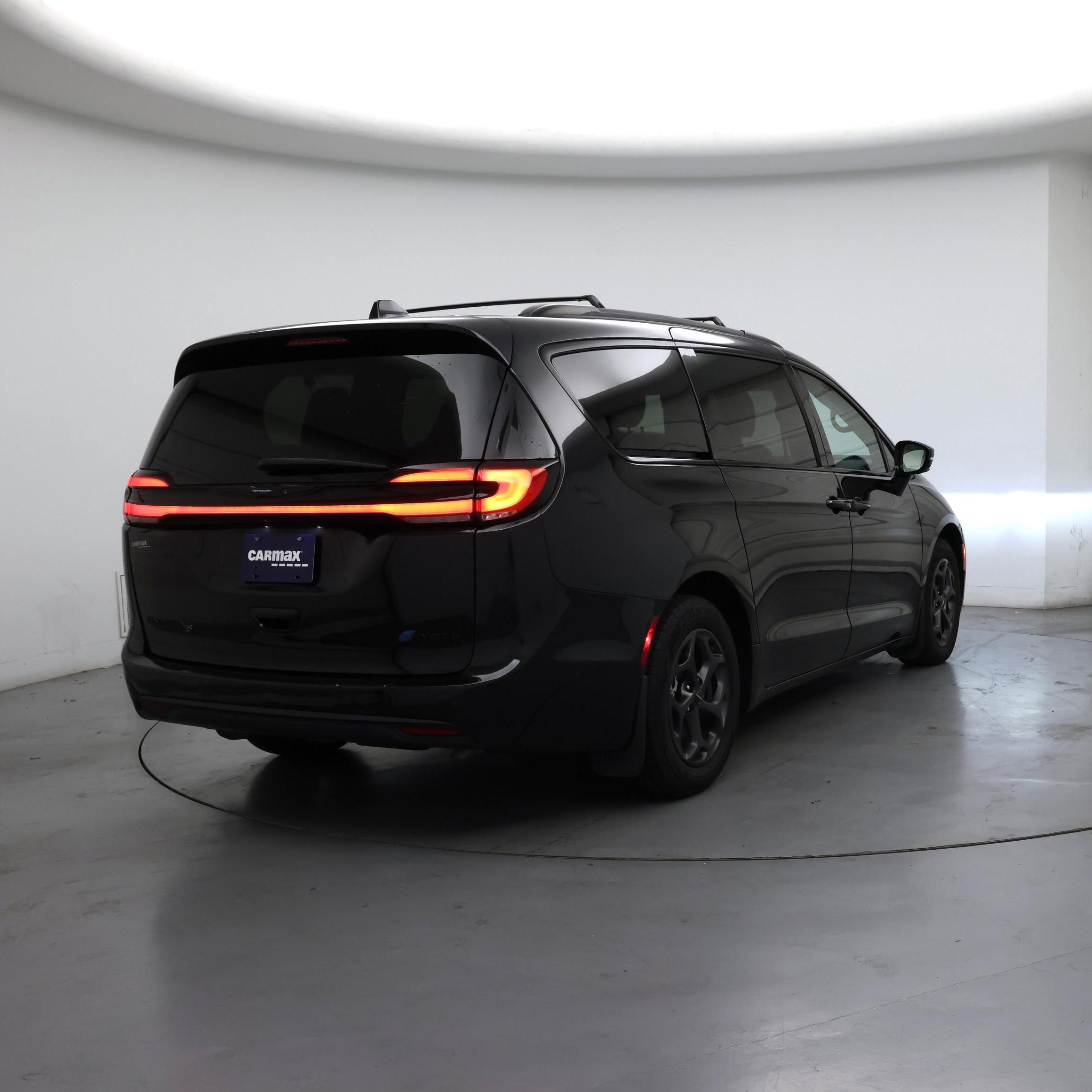 Thumbnail: 2021 Chrysler Pacifica - 8