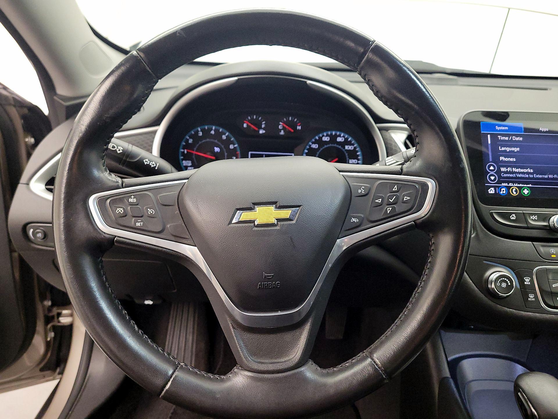Thumbnail: 2022 Chevrolet Malibu - 10