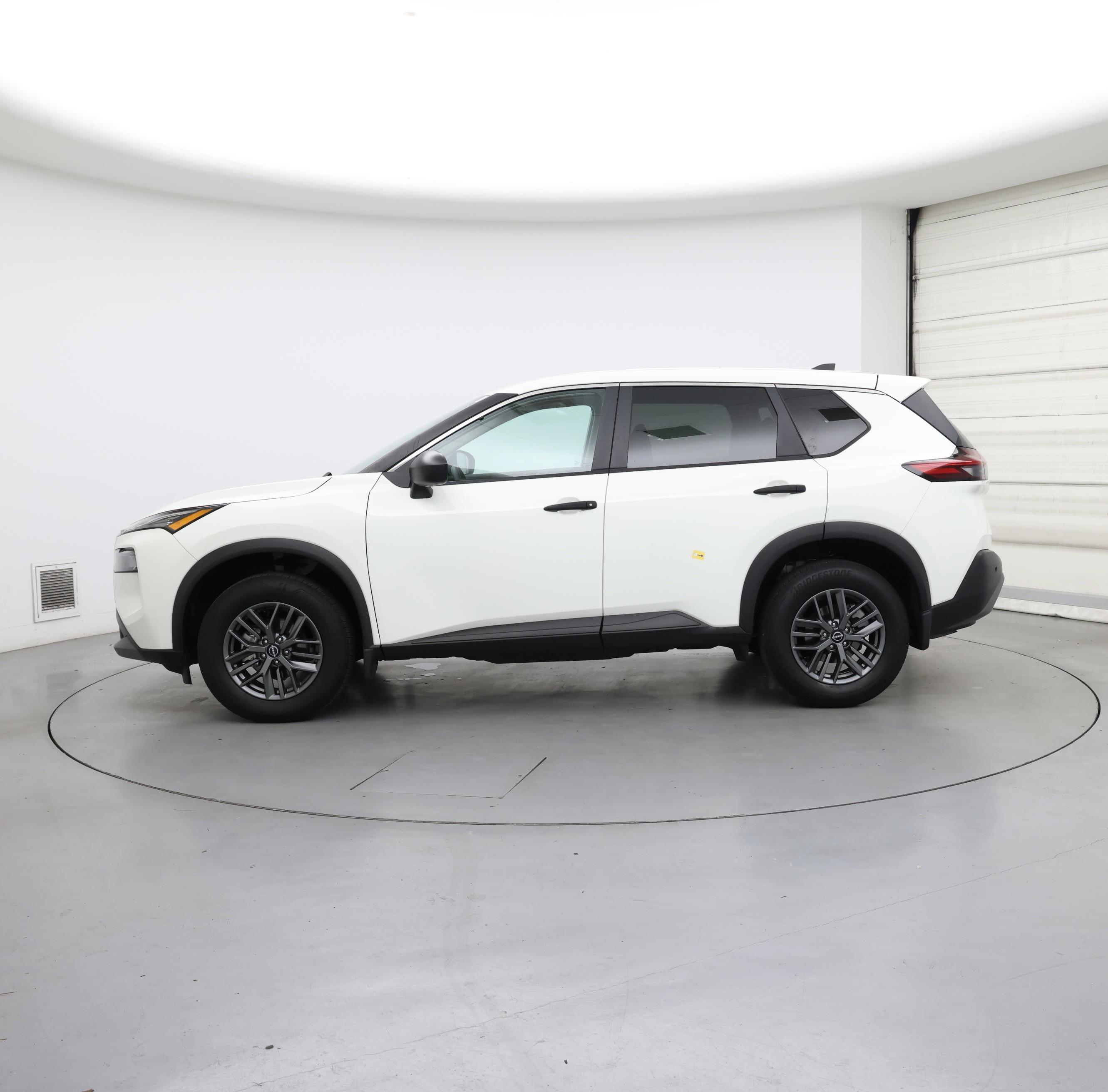 Thumbnail: 2022 Nissan Rogue - 3