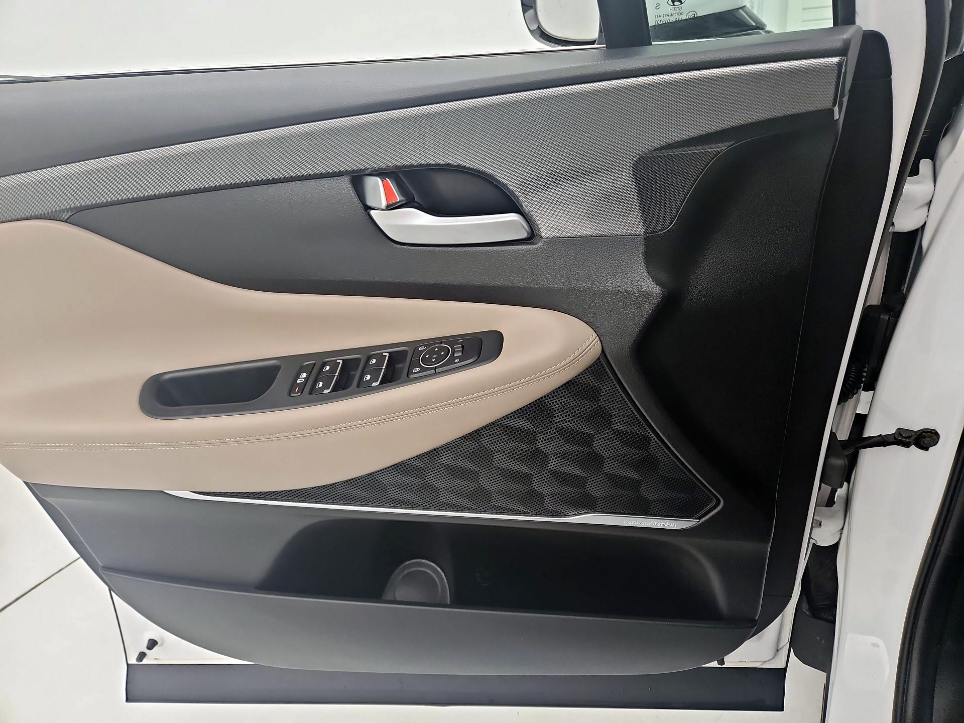 Thumbnail: 2022 Hyundai Santa Fe - 12