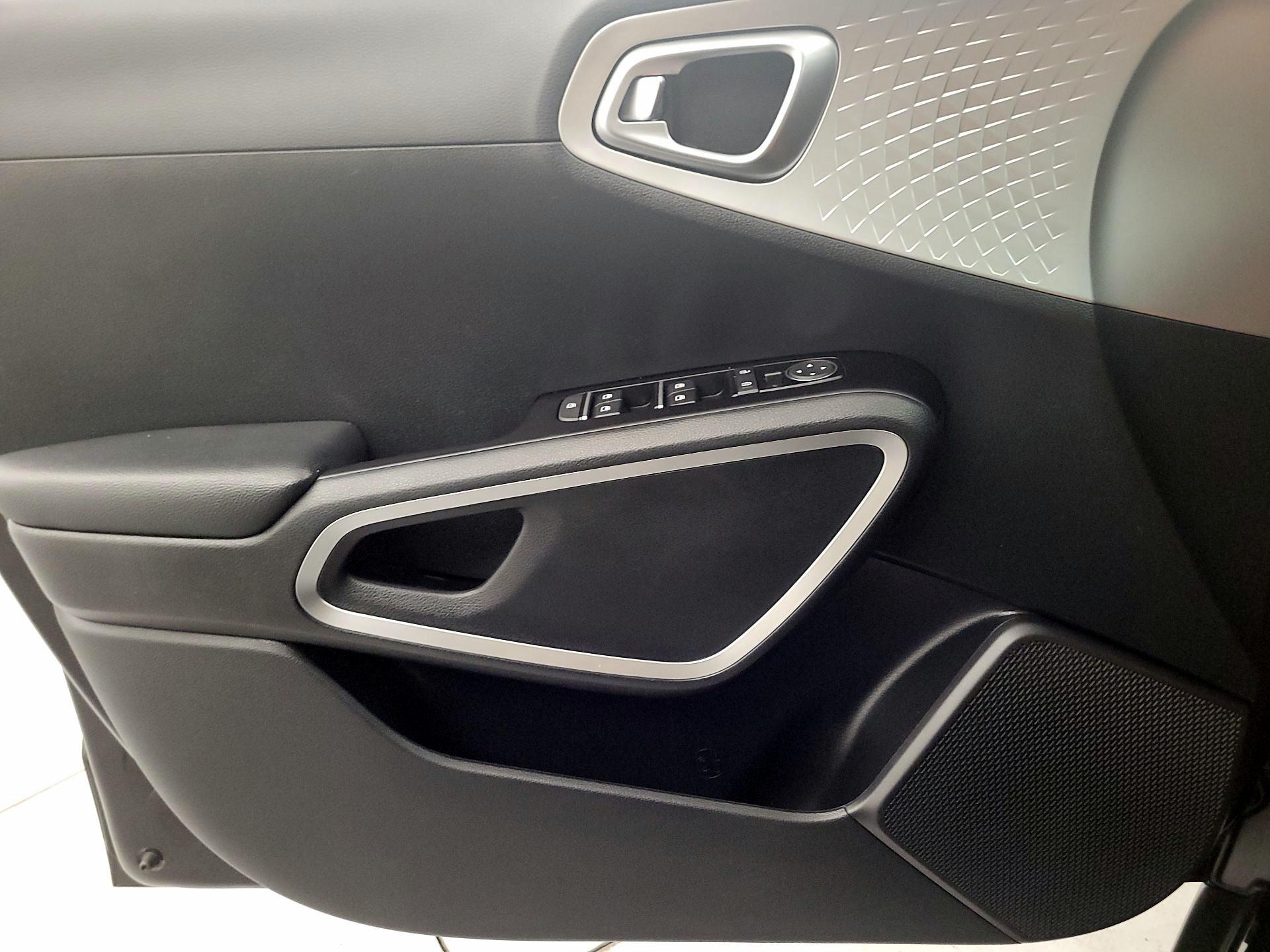 Thumbnail: 2021 Kia Soul - 12