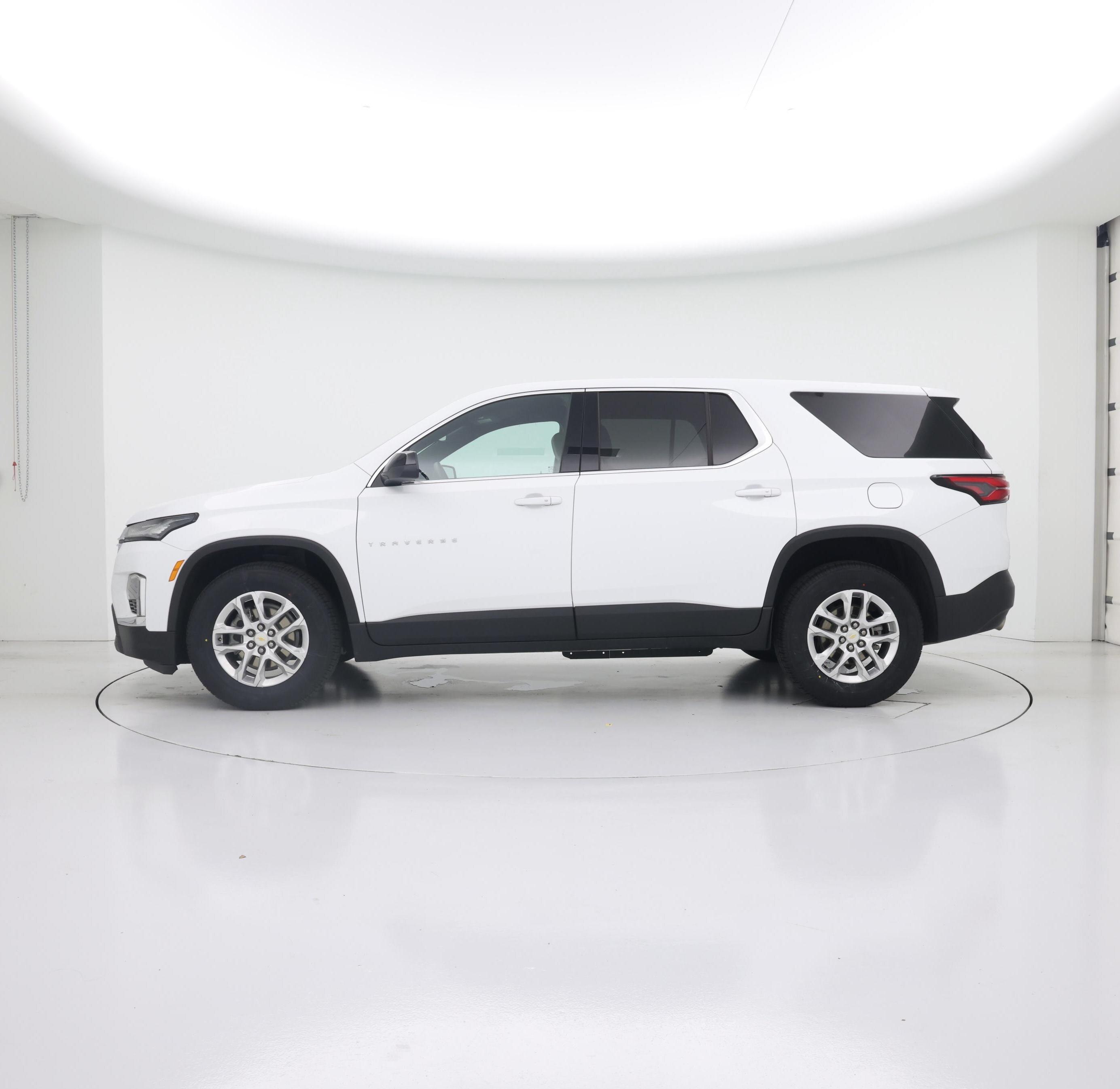 Thumbnail: 2023 Chevrolet Traverse - 3