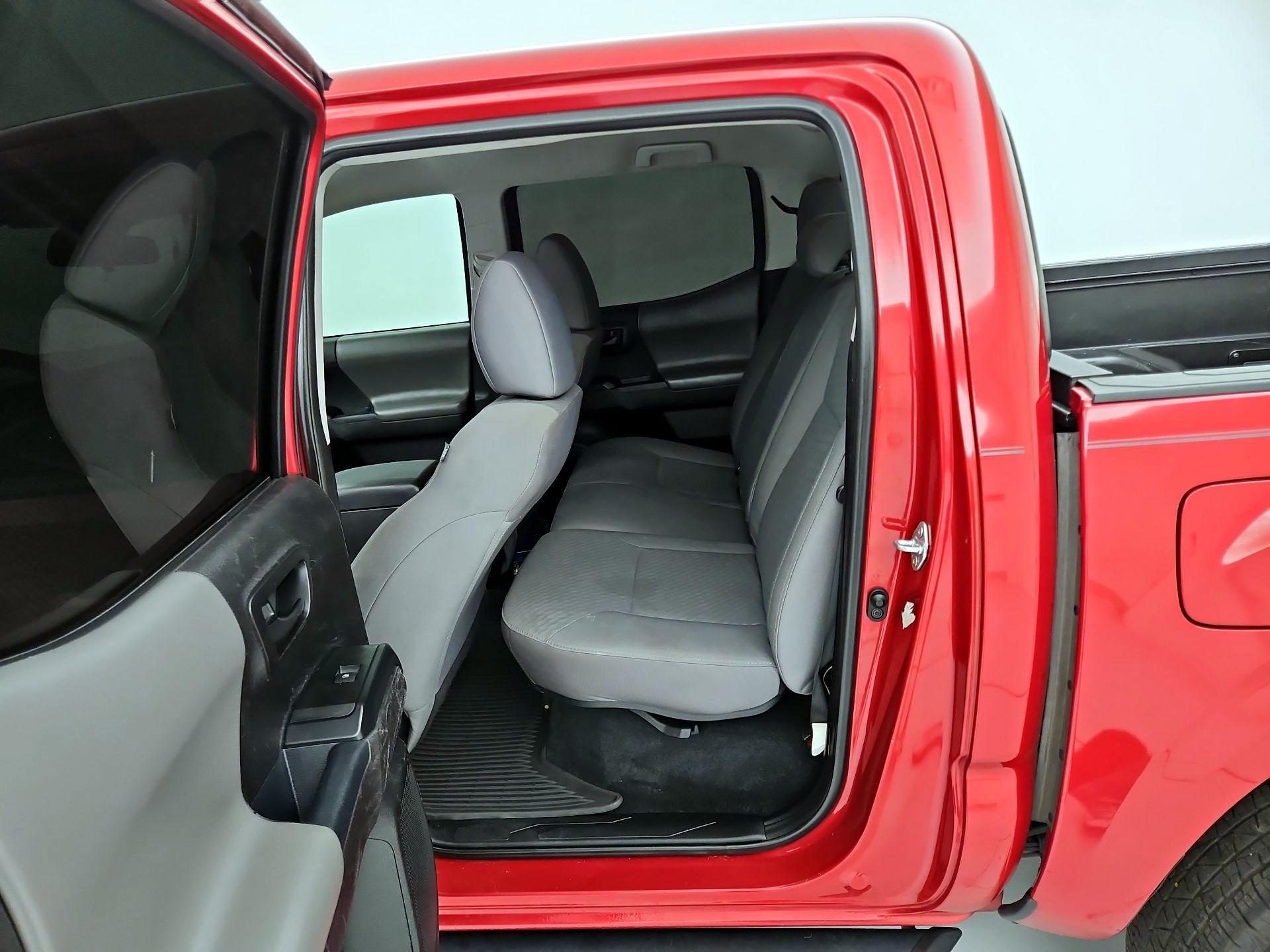 Thumbnail: 2021 Toyota Tacoma - 19