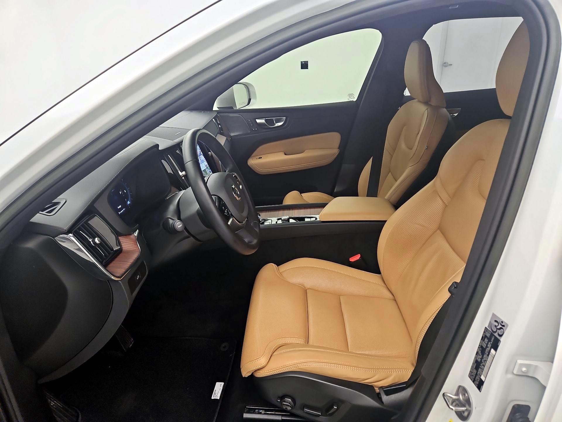 Thumbnail: 2023 Volvo XC60 - 11