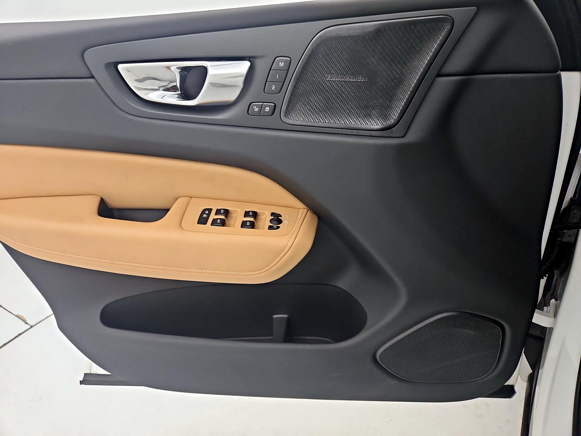 Thumbnail: 2023 Volvo XC60 - 12