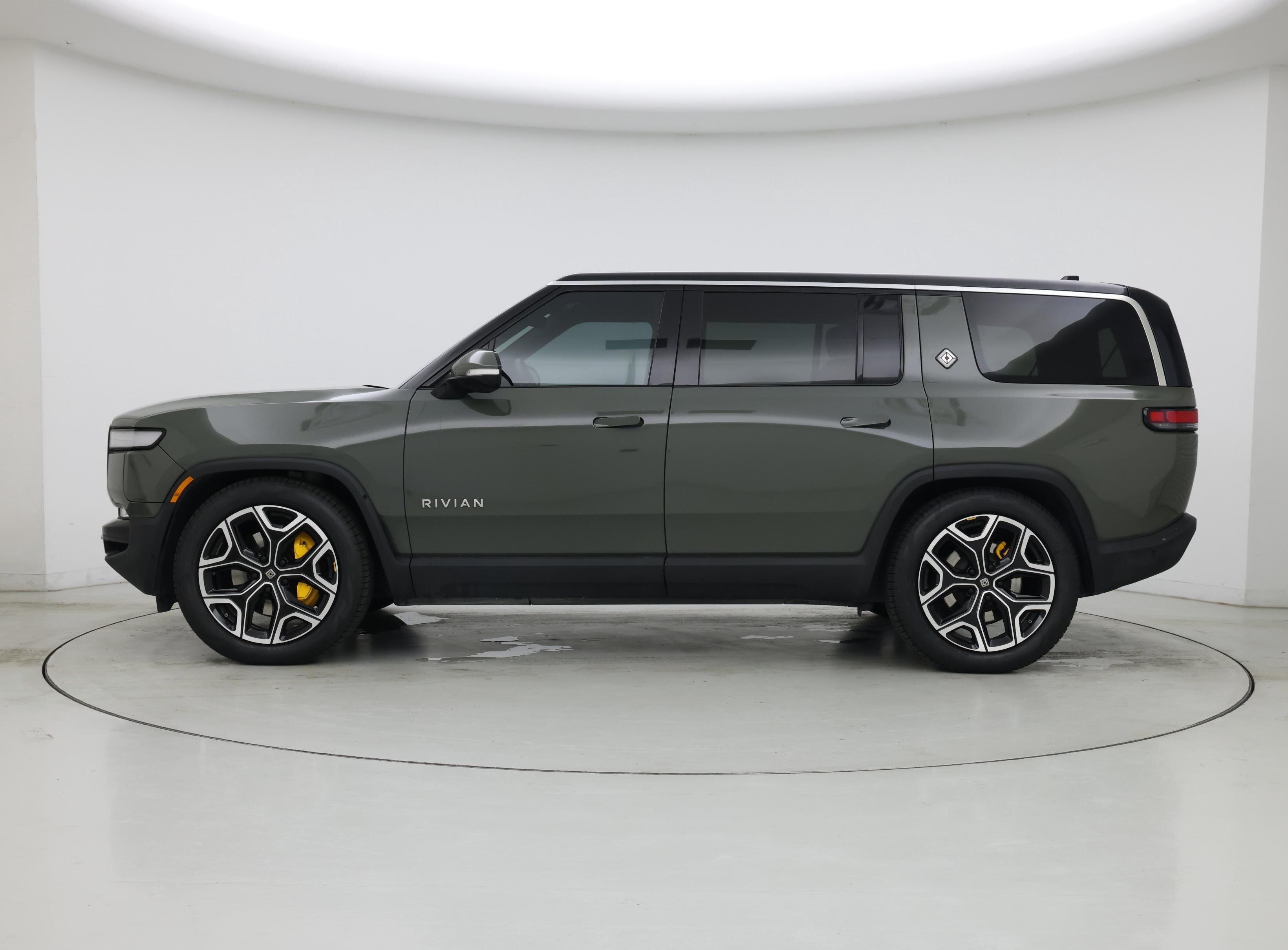 Thumbnail: 2022 Rivian R1S - 3