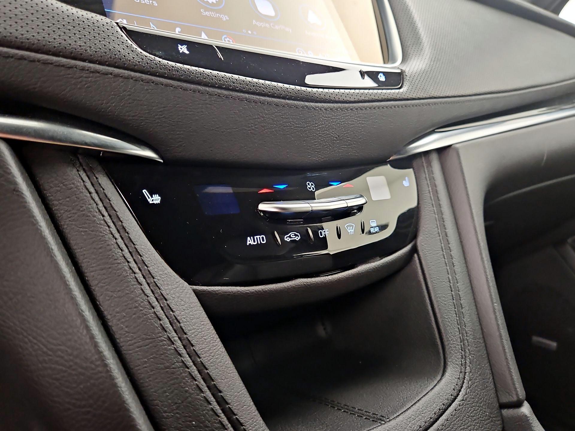 Thumbnail: 2025 Cadillac XT5 - 17