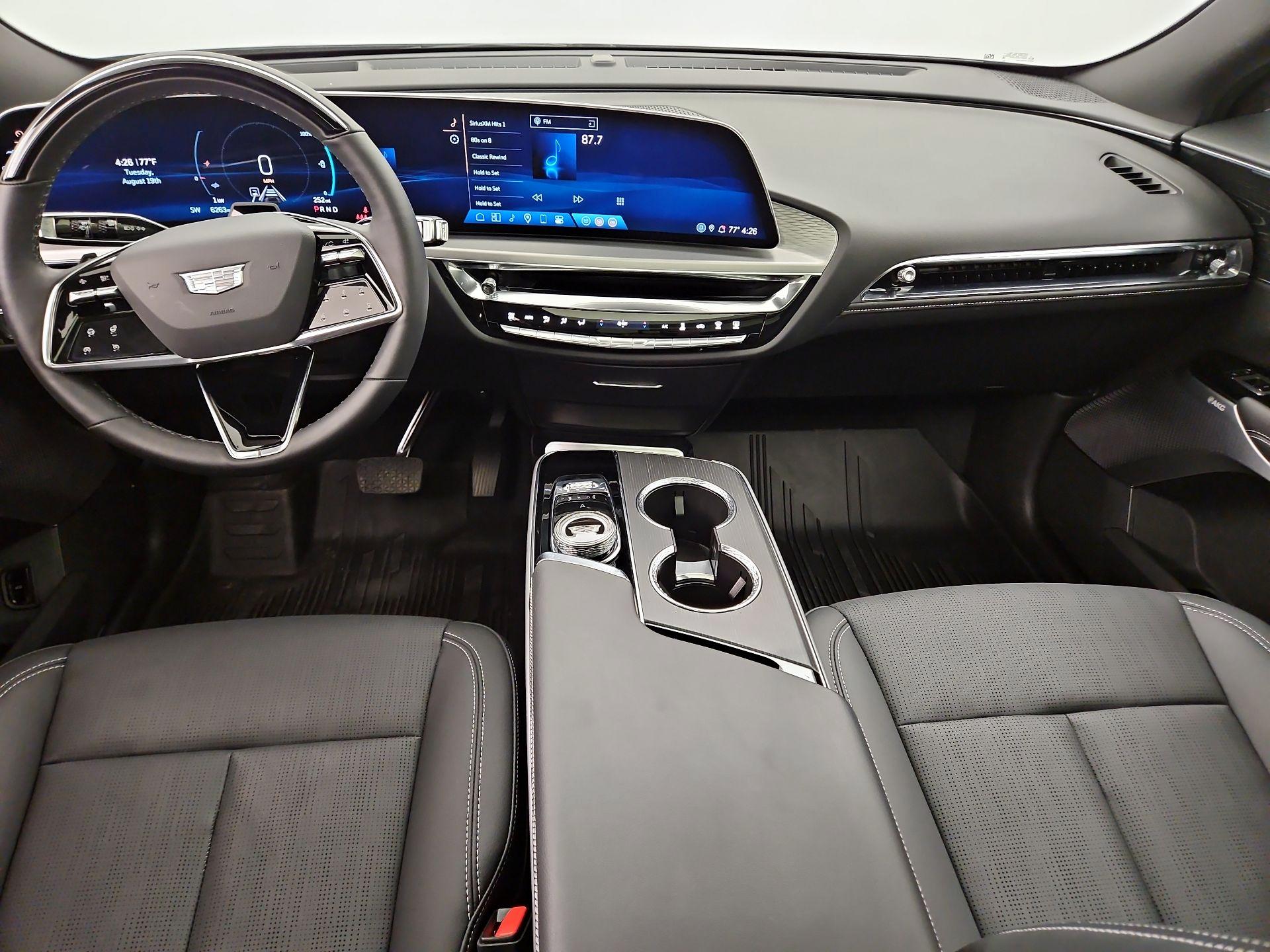 Thumbnail: 2024 Cadillac Lyriq - 9