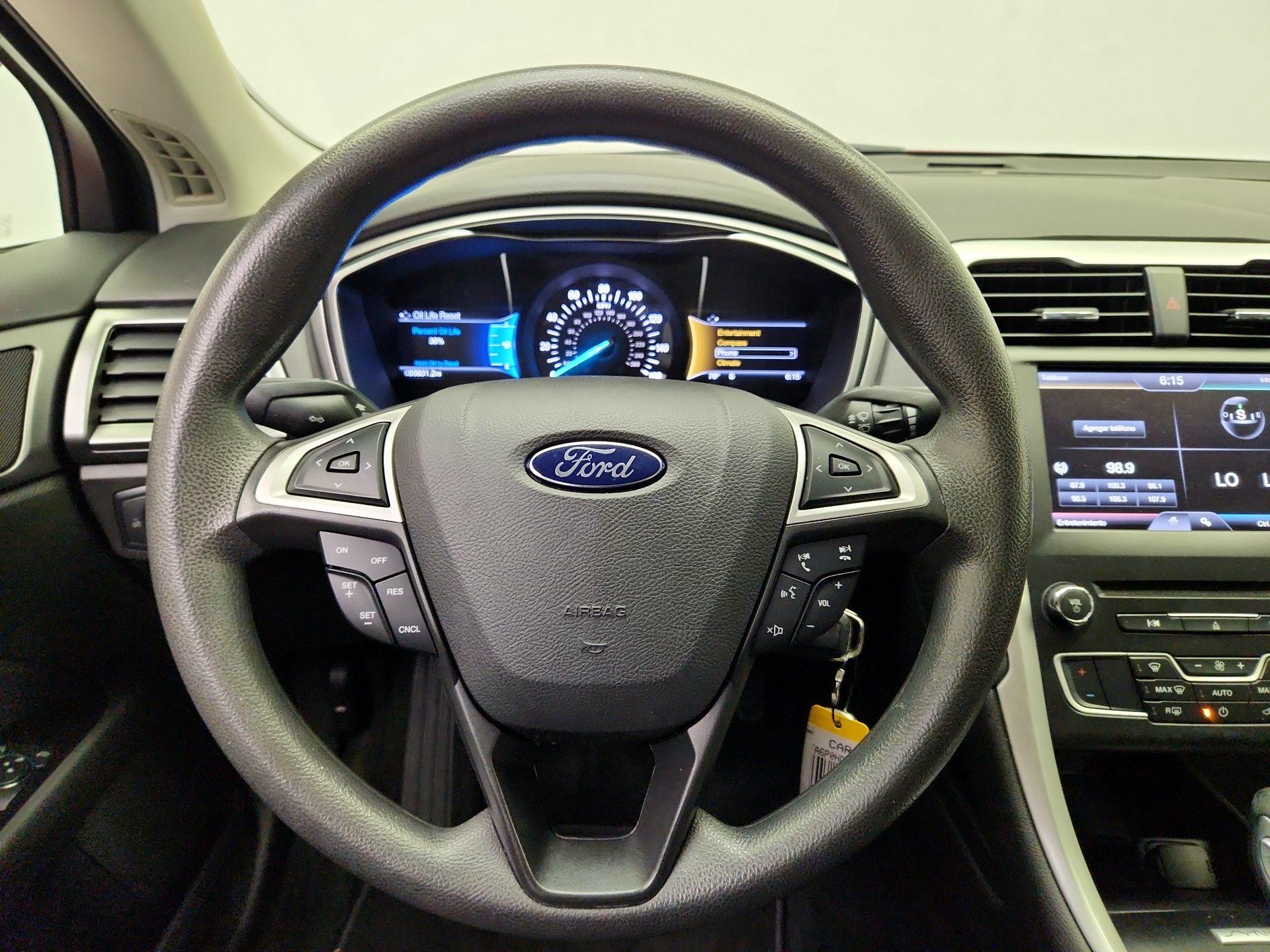 Thumbnail: 2016 Ford Fusion - 10