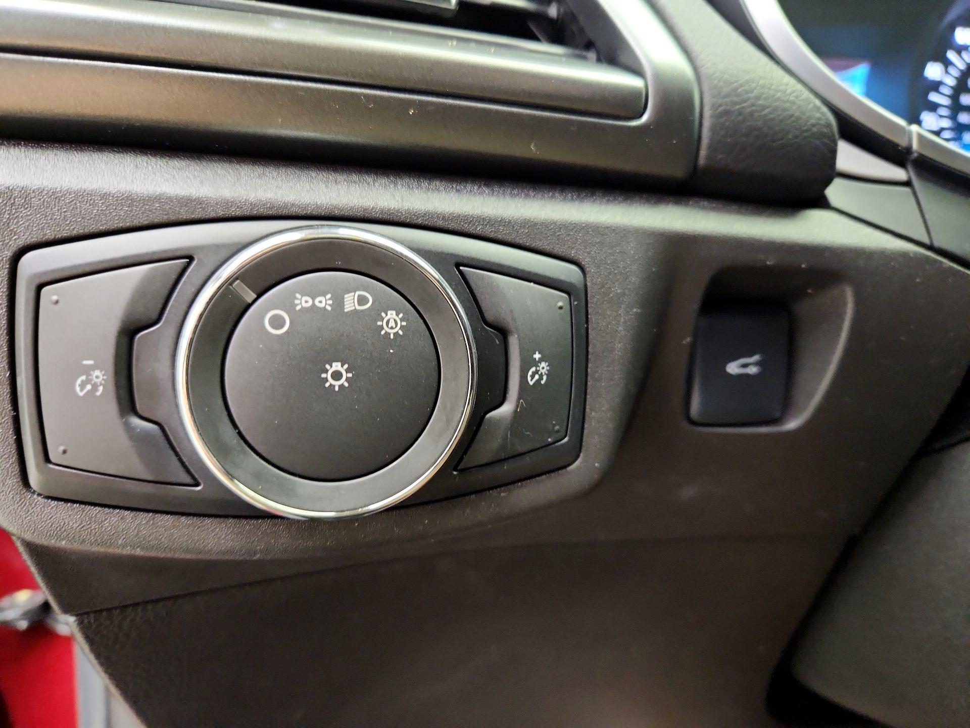 Thumbnail: 2016 Ford Fusion - 13