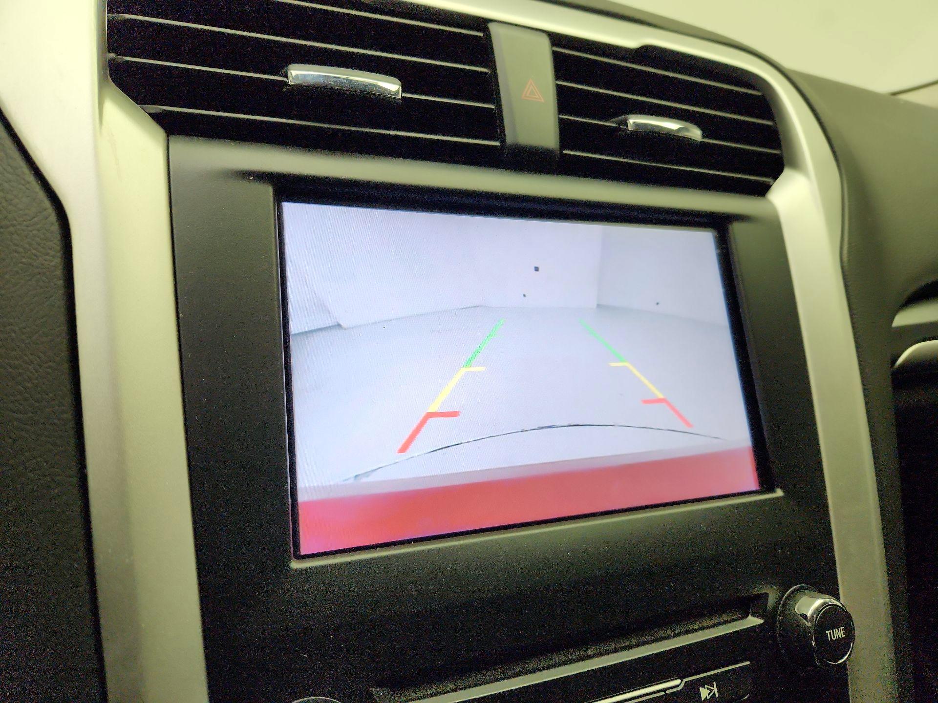 Thumbnail: 2016 Ford Fusion - 14