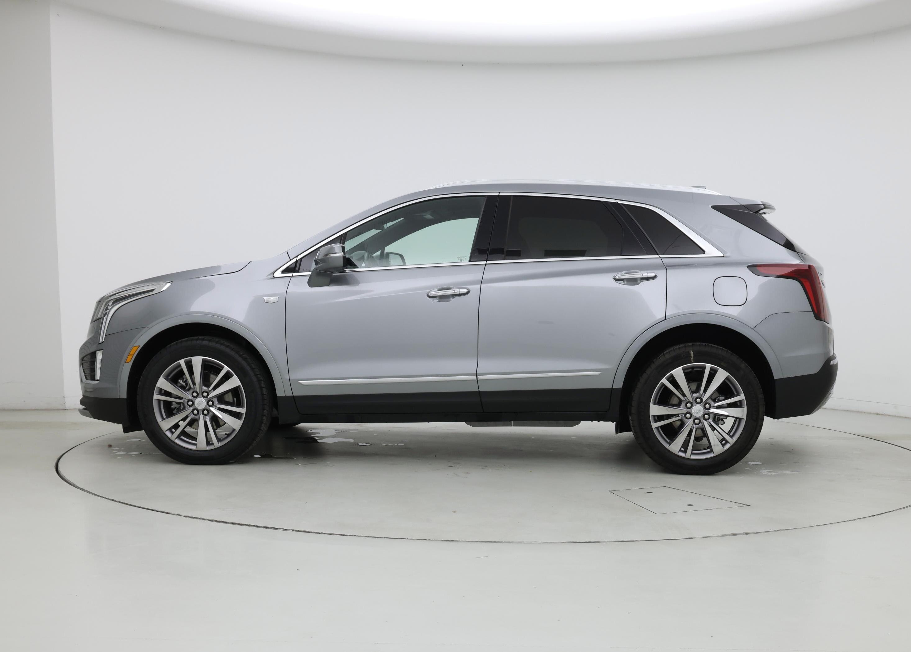 Thumbnail: 2025 Cadillac XT5 - 3
