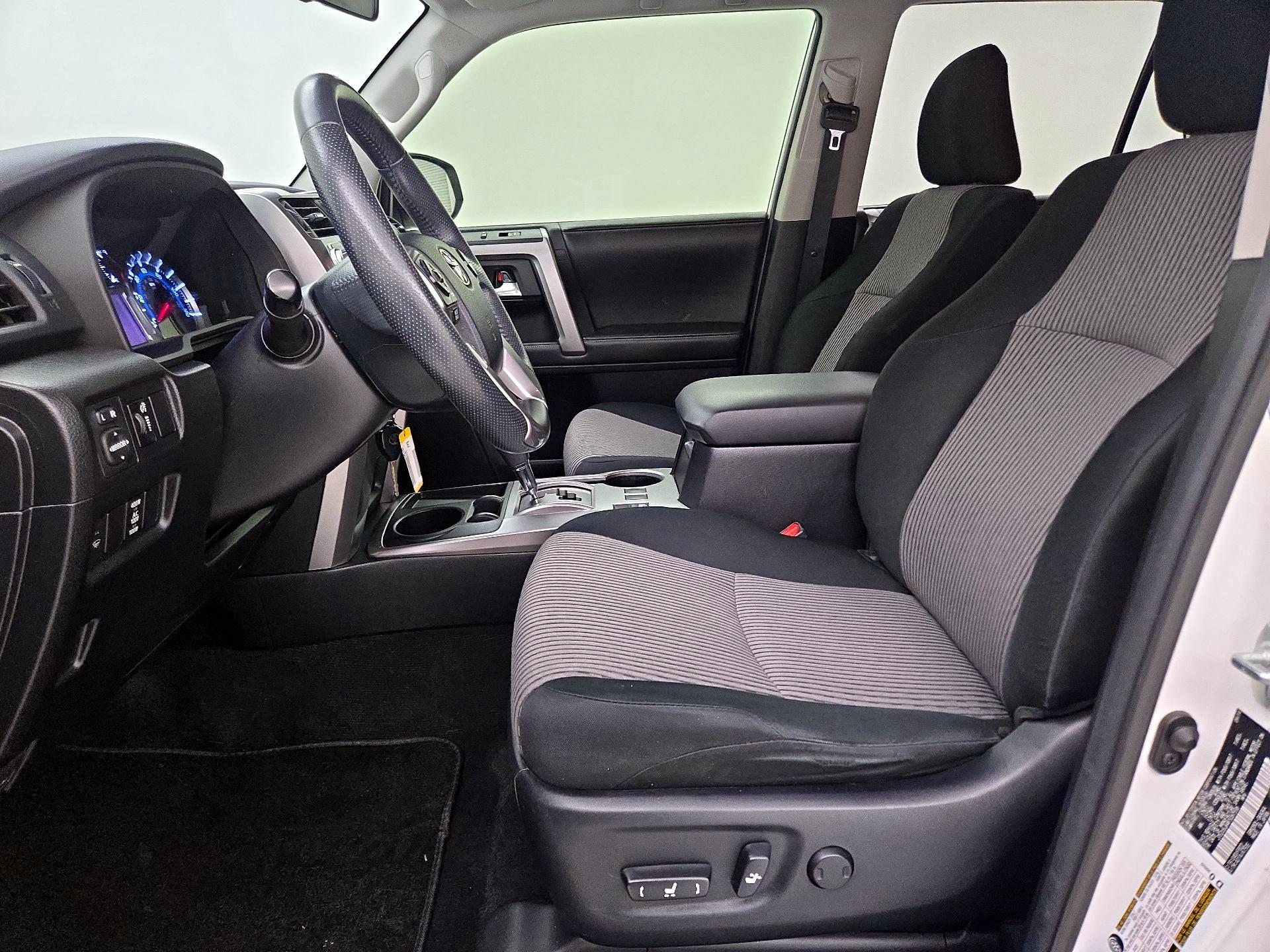 Thumbnail: 2015 Toyota 4Runner - 11