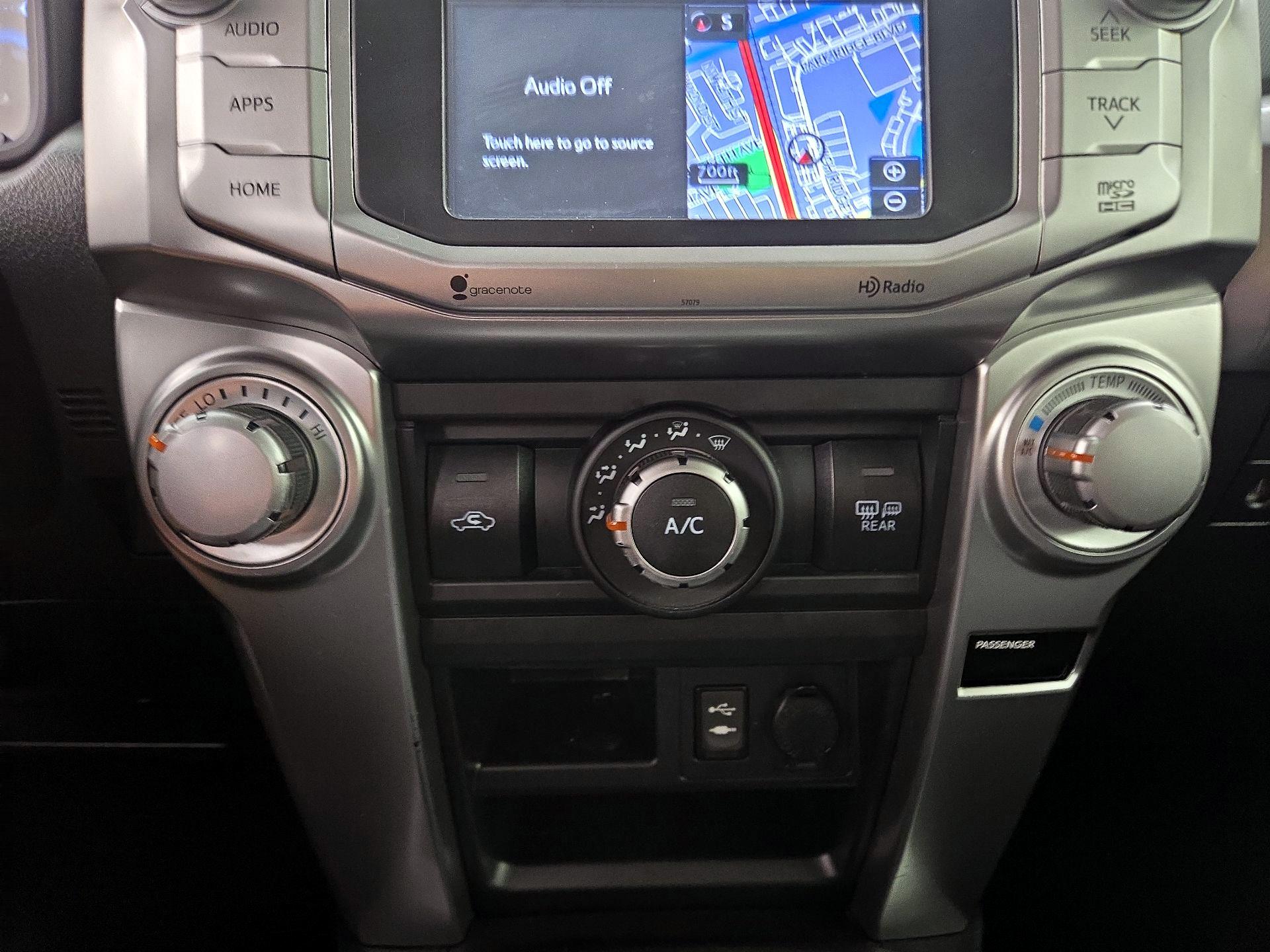 Thumbnail: 2015 Toyota 4Runner - 17
