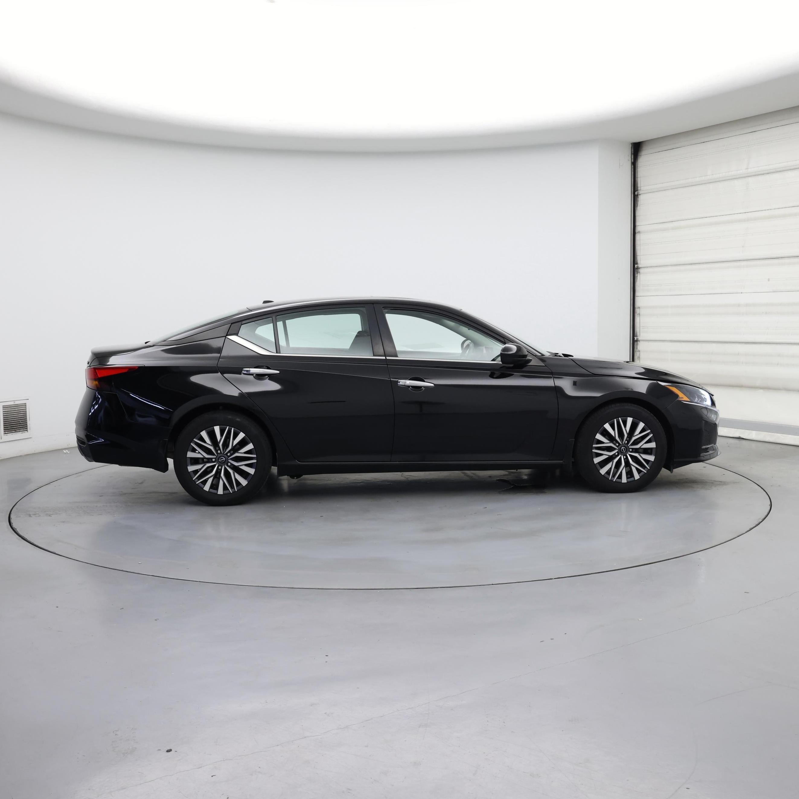 Thumbnail: 2023 Nissan Altima - 7