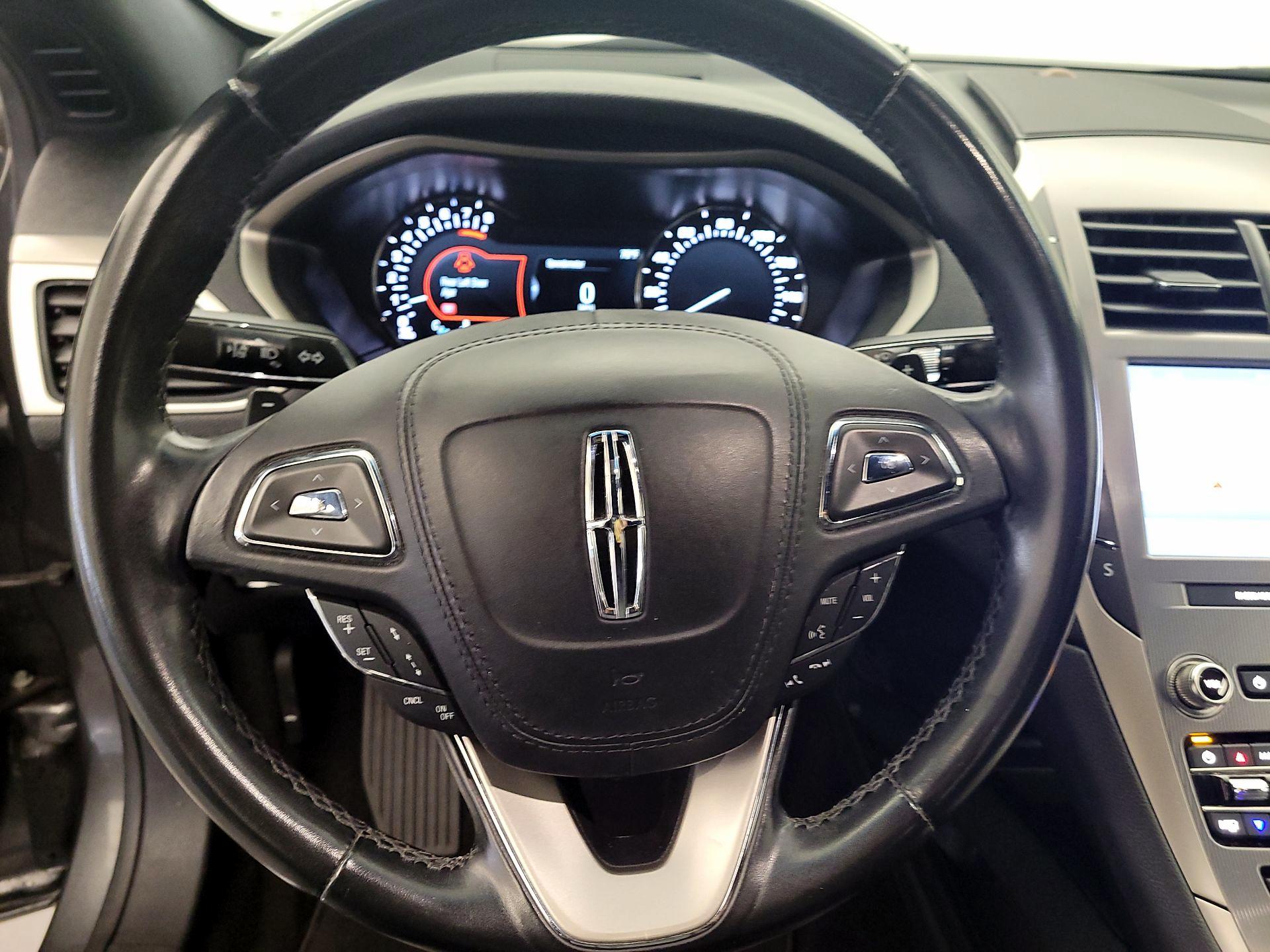 Thumbnail: 2020 Lincoln MKZ - 10