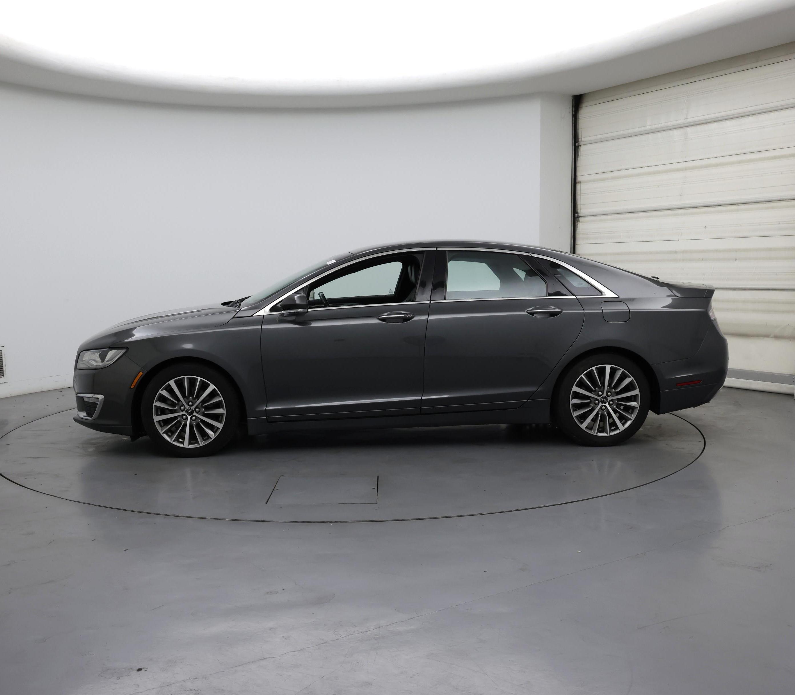 Thumbnail: 2020 Lincoln MKZ - 3