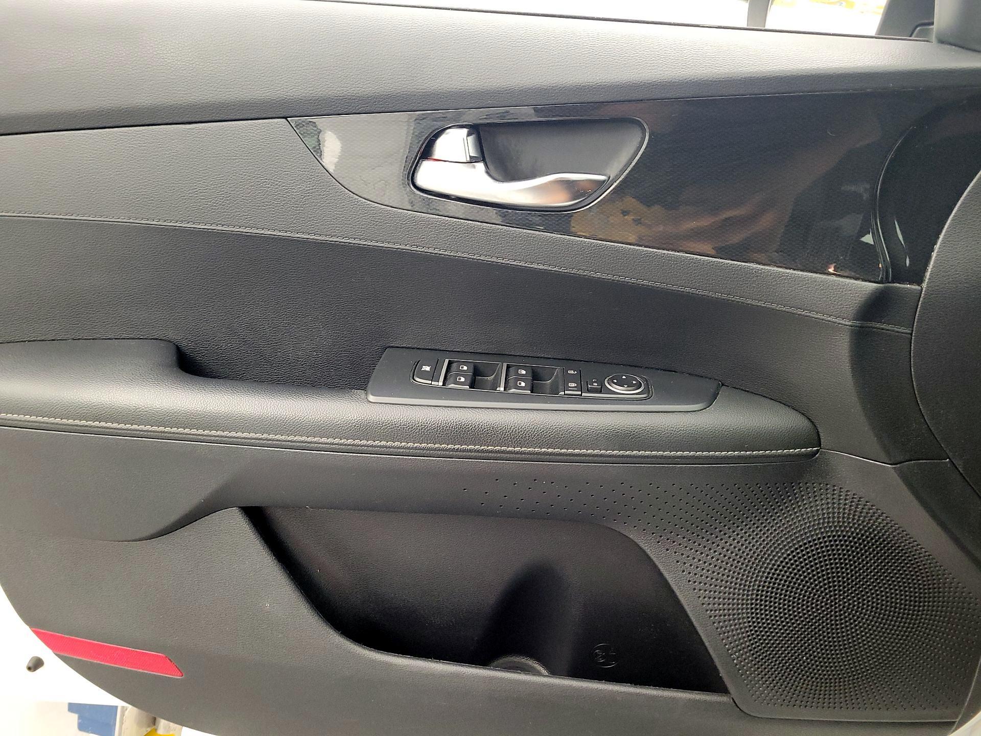 Thumbnail: 2021 Kia Forte - 12