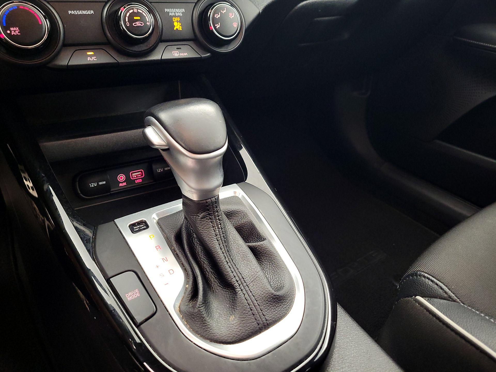 Thumbnail: 2021 Kia Forte - 15